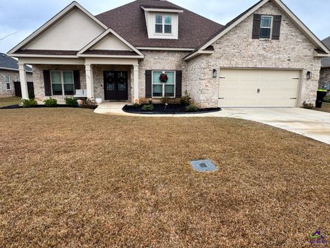 105 Woodwinds Court Kathleen GA 31047