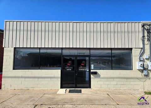 82 S HOUSTON Street Hawkinsville GA 31036
