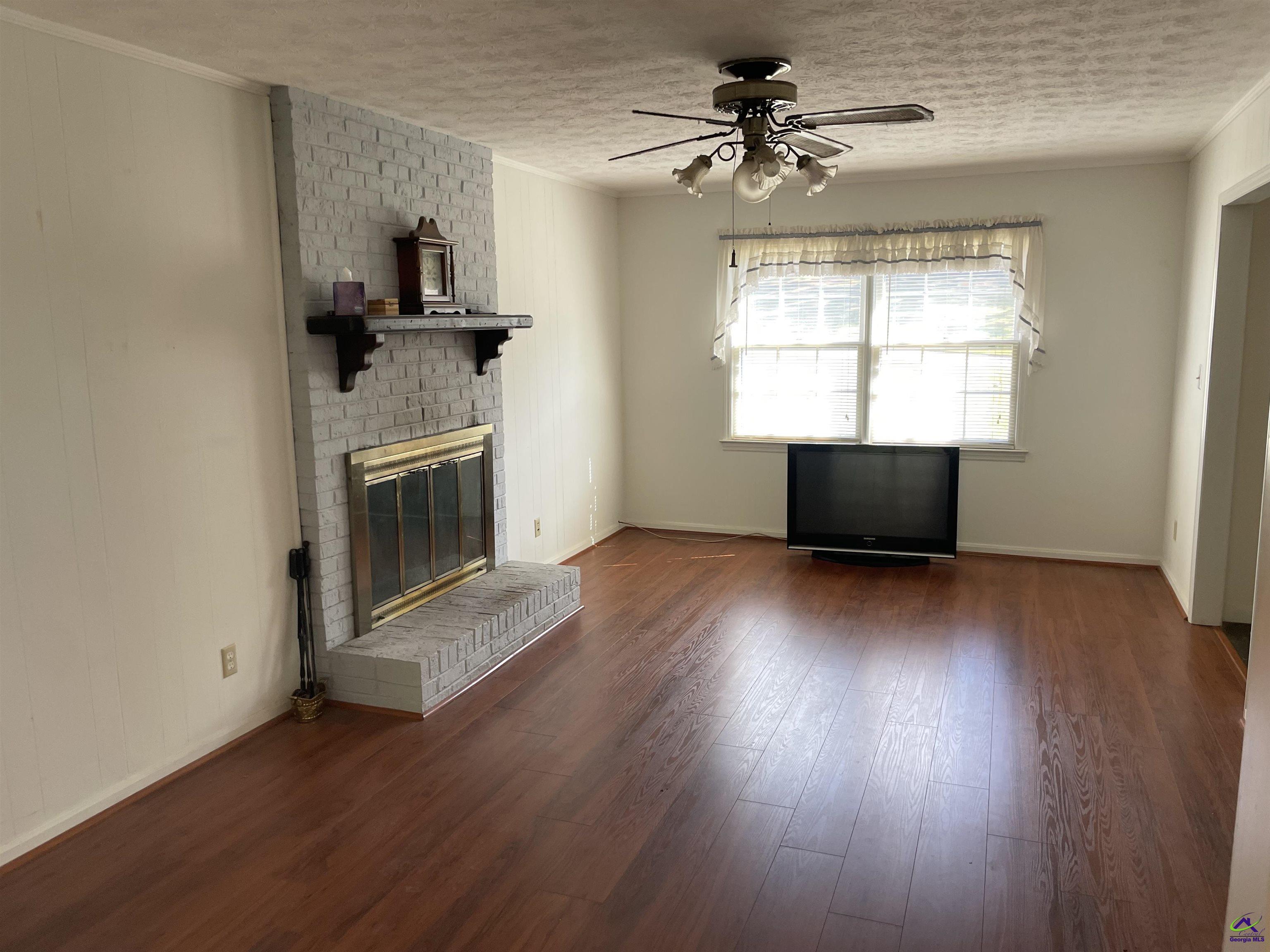 1215 Sharonton Drive