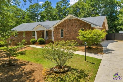 298 Lakeridge Court Macon GA 31211