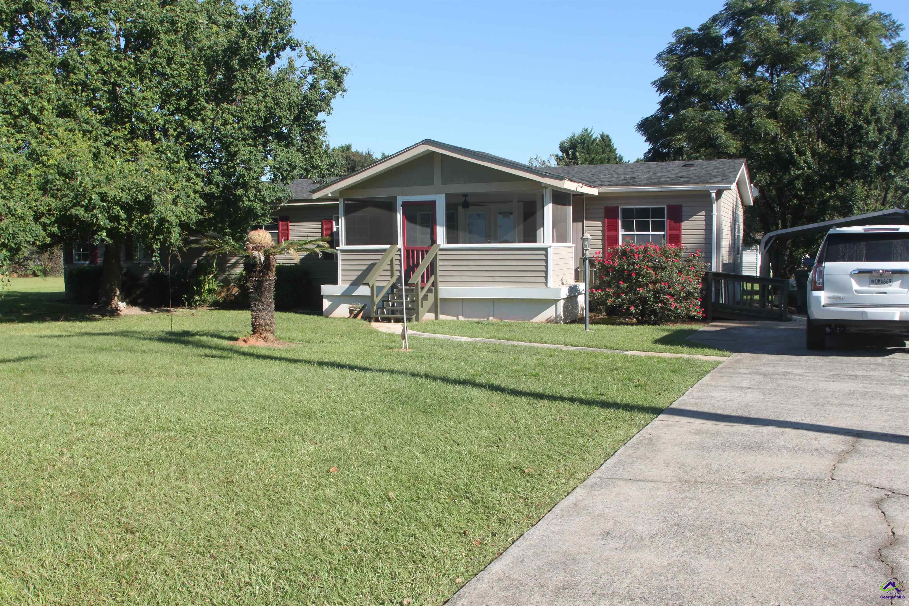 213 White Road