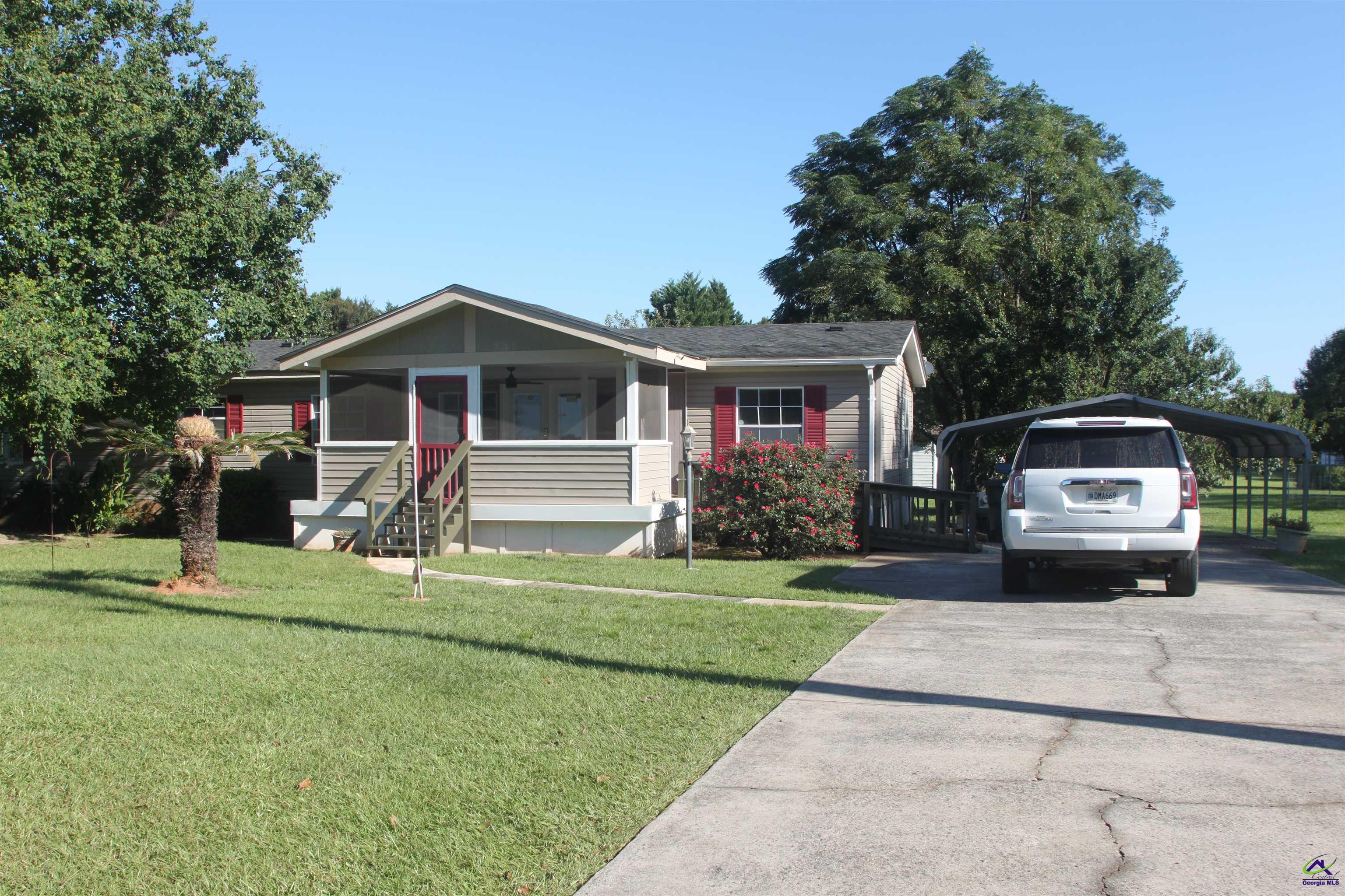 213 White Road