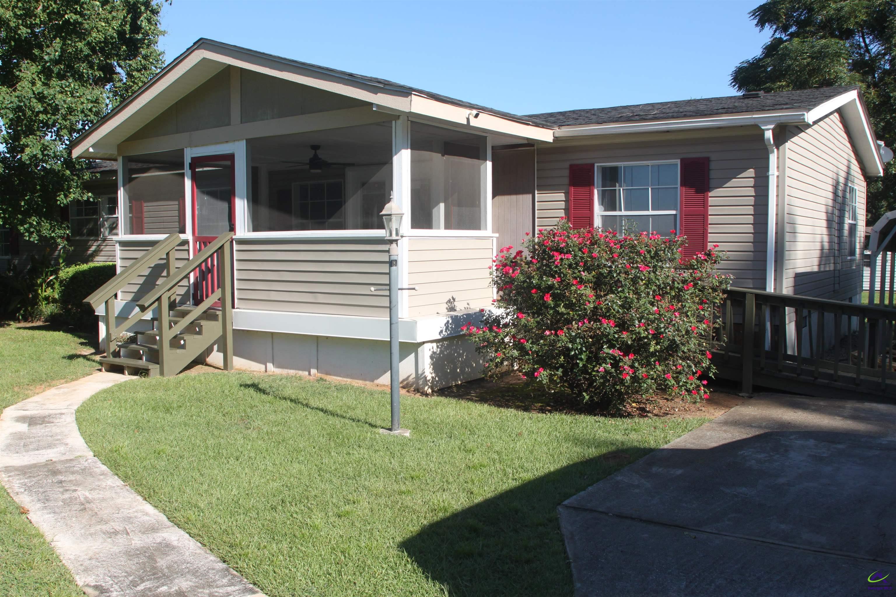 213 White Road