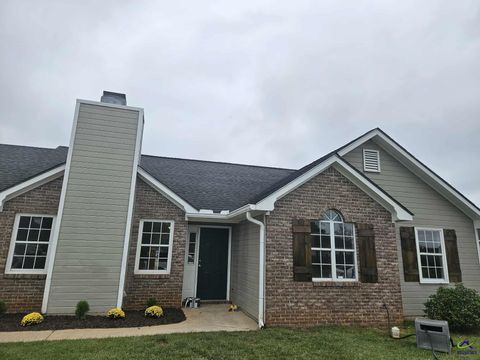 1613 Sweetwater Drive Warner Robins GA 31088