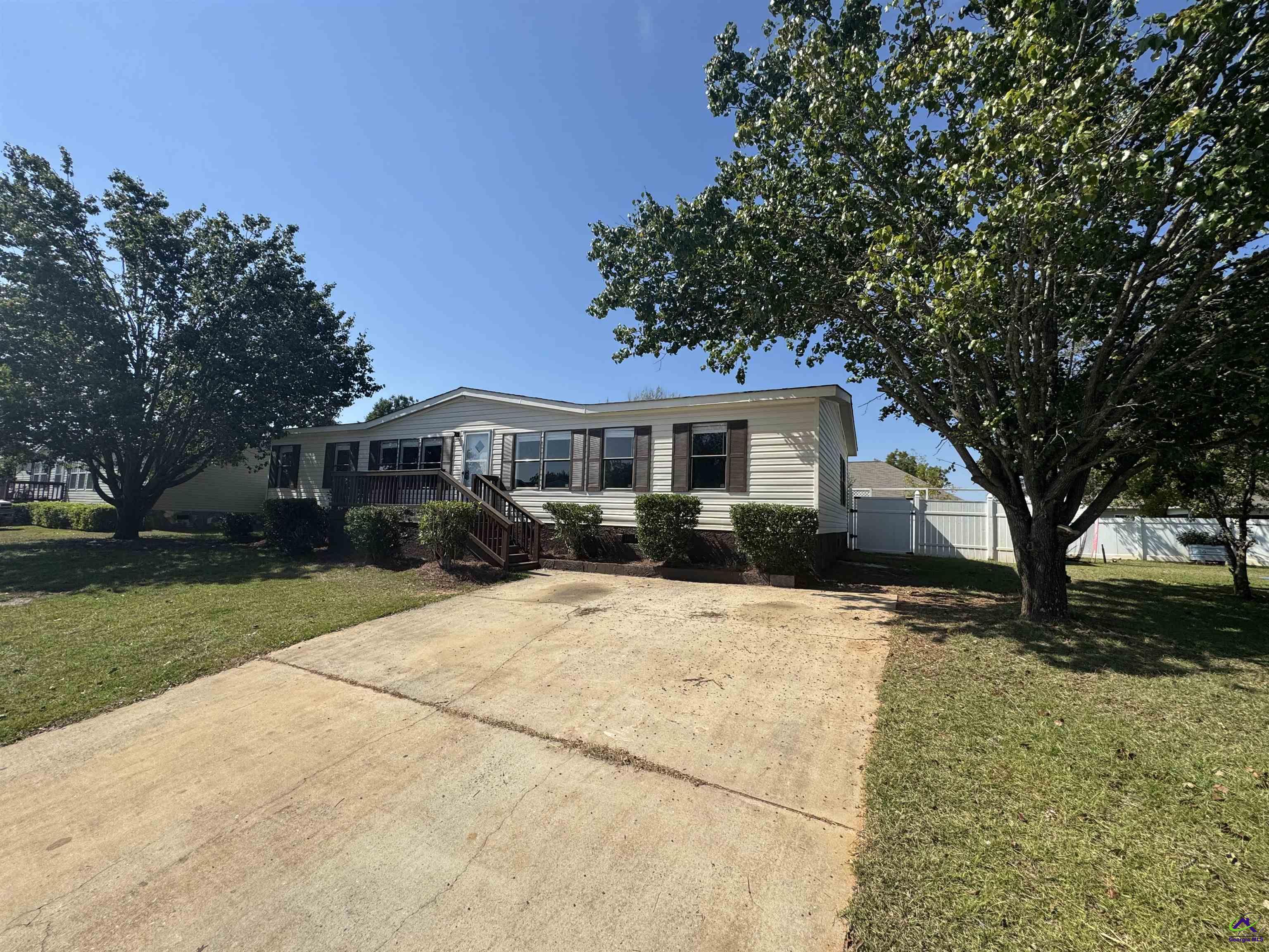 106 Waverly Lane