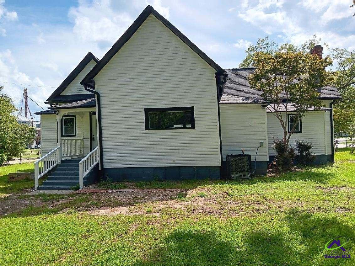 106 N Line Street