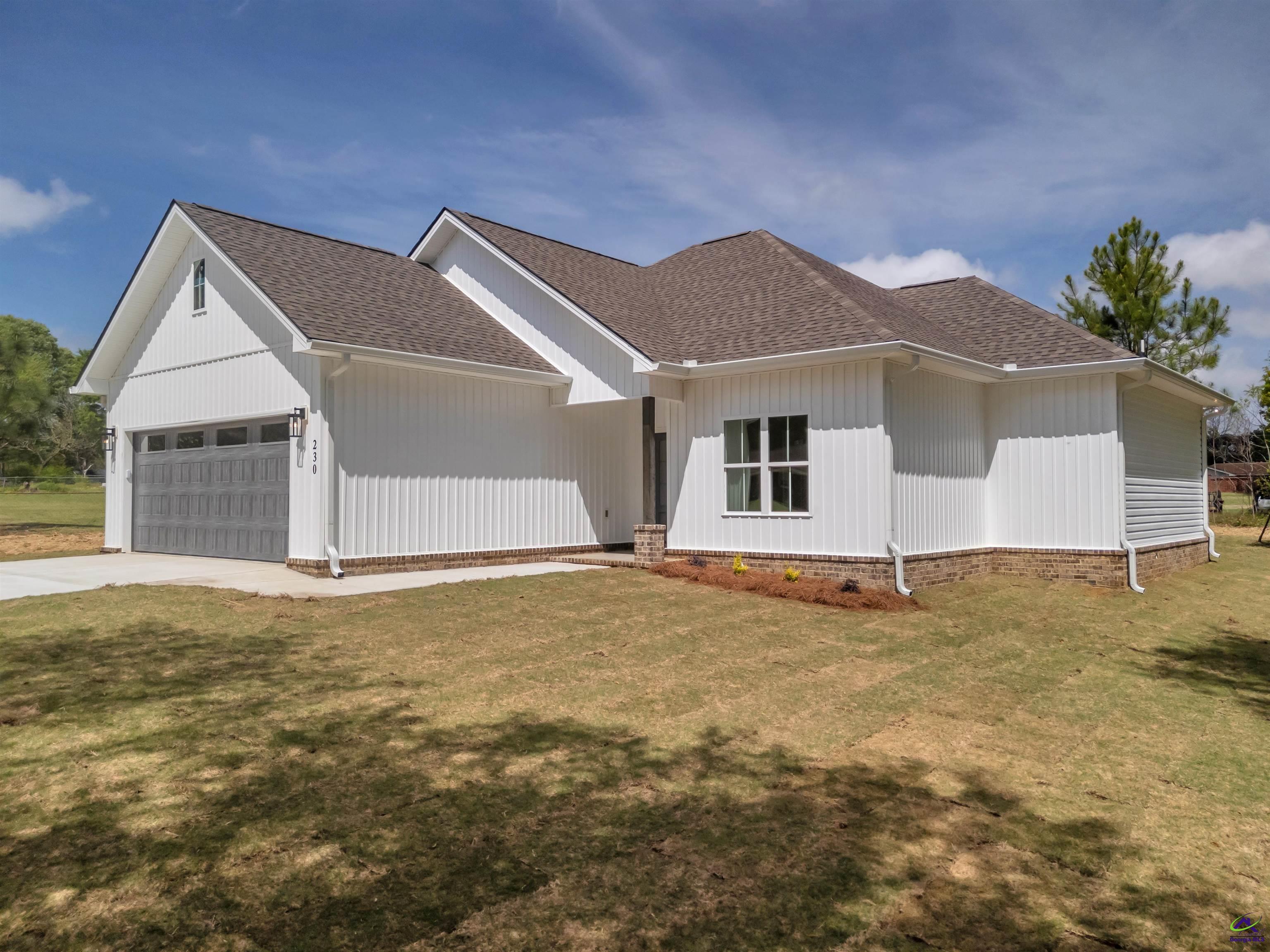 218 Valencia Circle