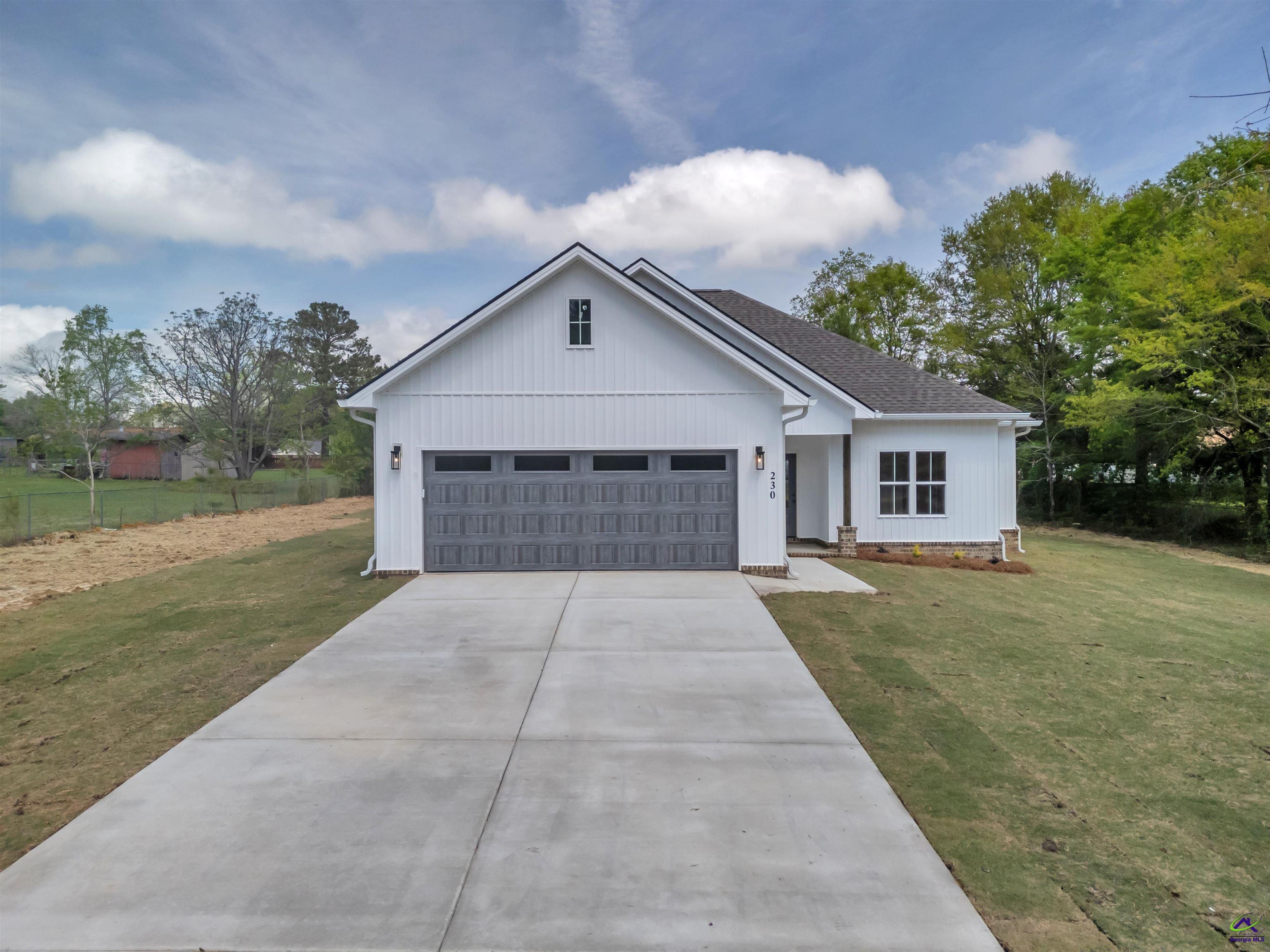218 Valencia Circle