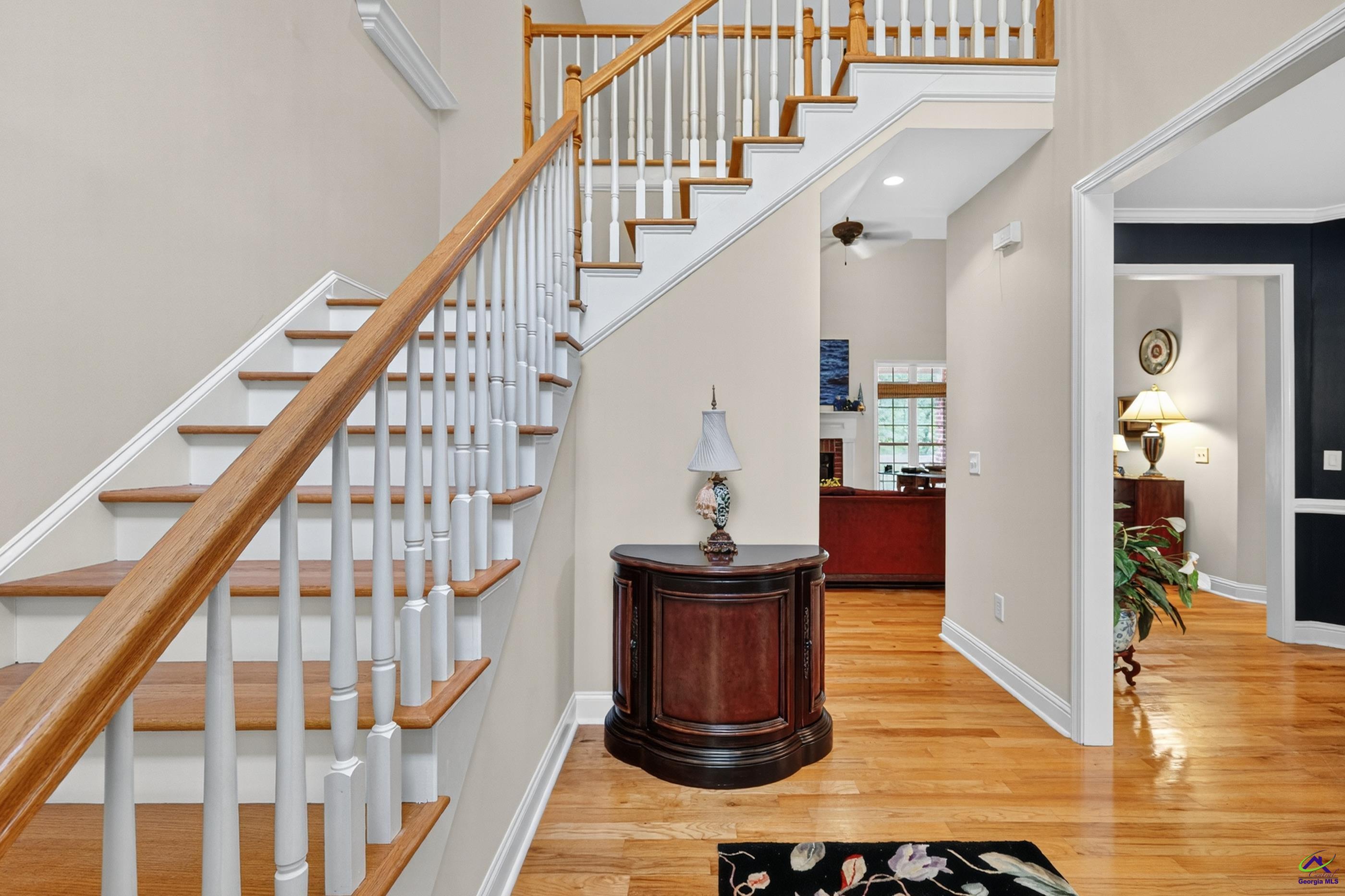 906 Huntcliffe Drive