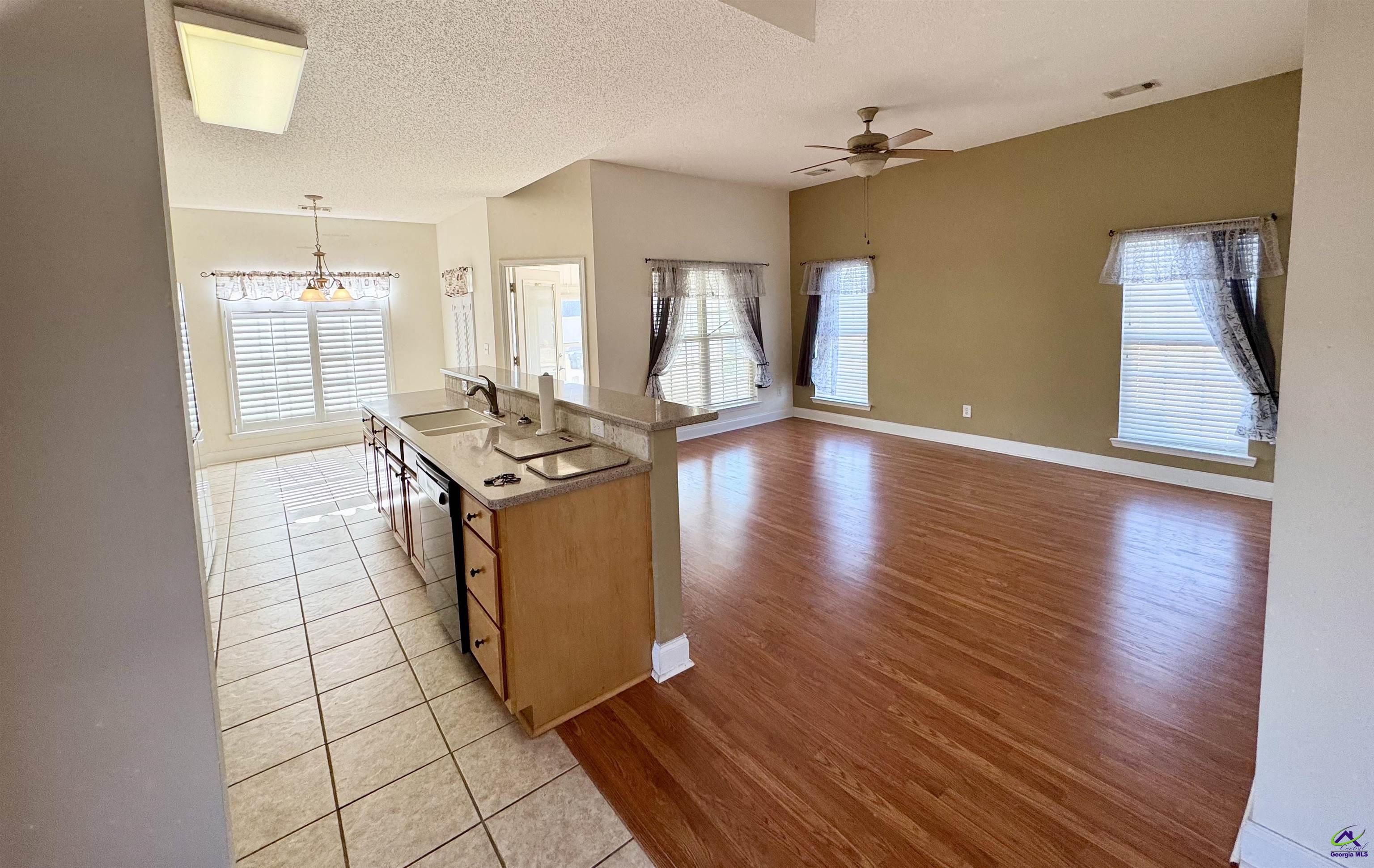 1202 Quail Ridge Lane