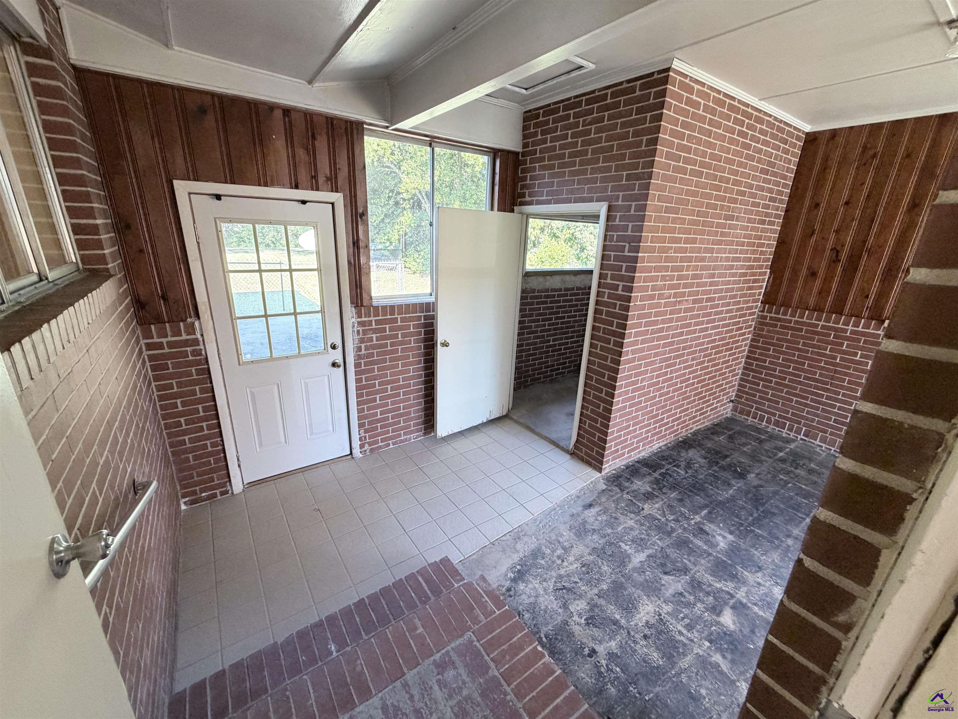 118 Meadowcliff Circle