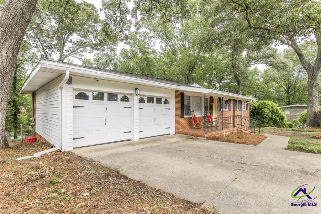 123 Robinhood Drive