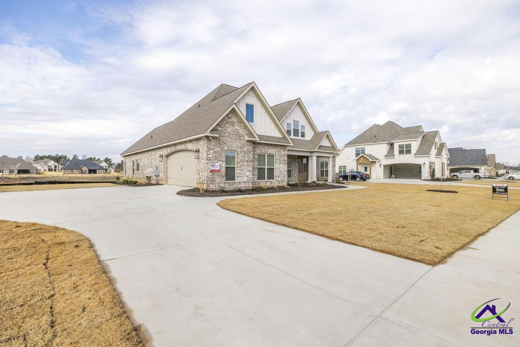 402 Bristleleaf Path