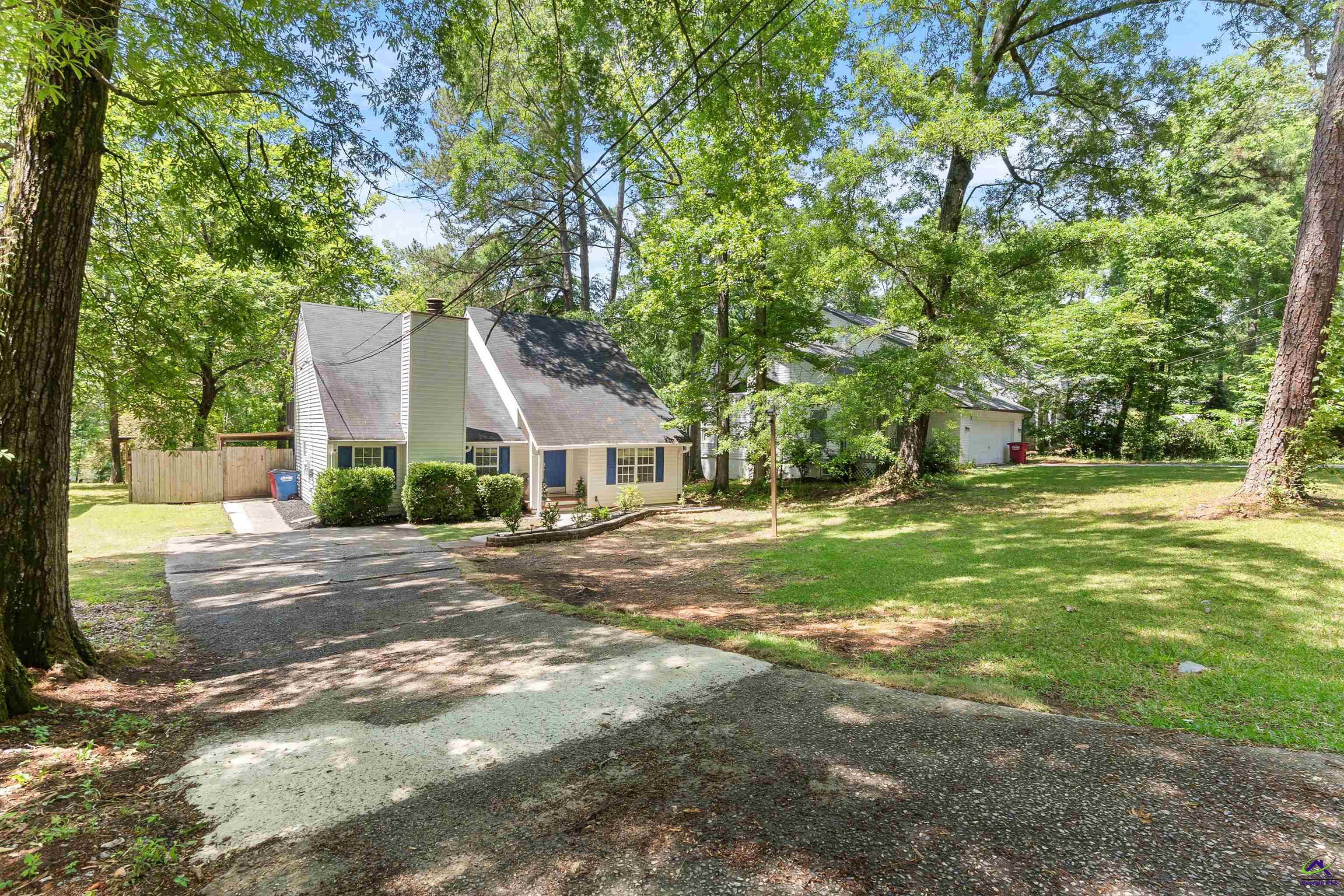 285 Edgewater Drive