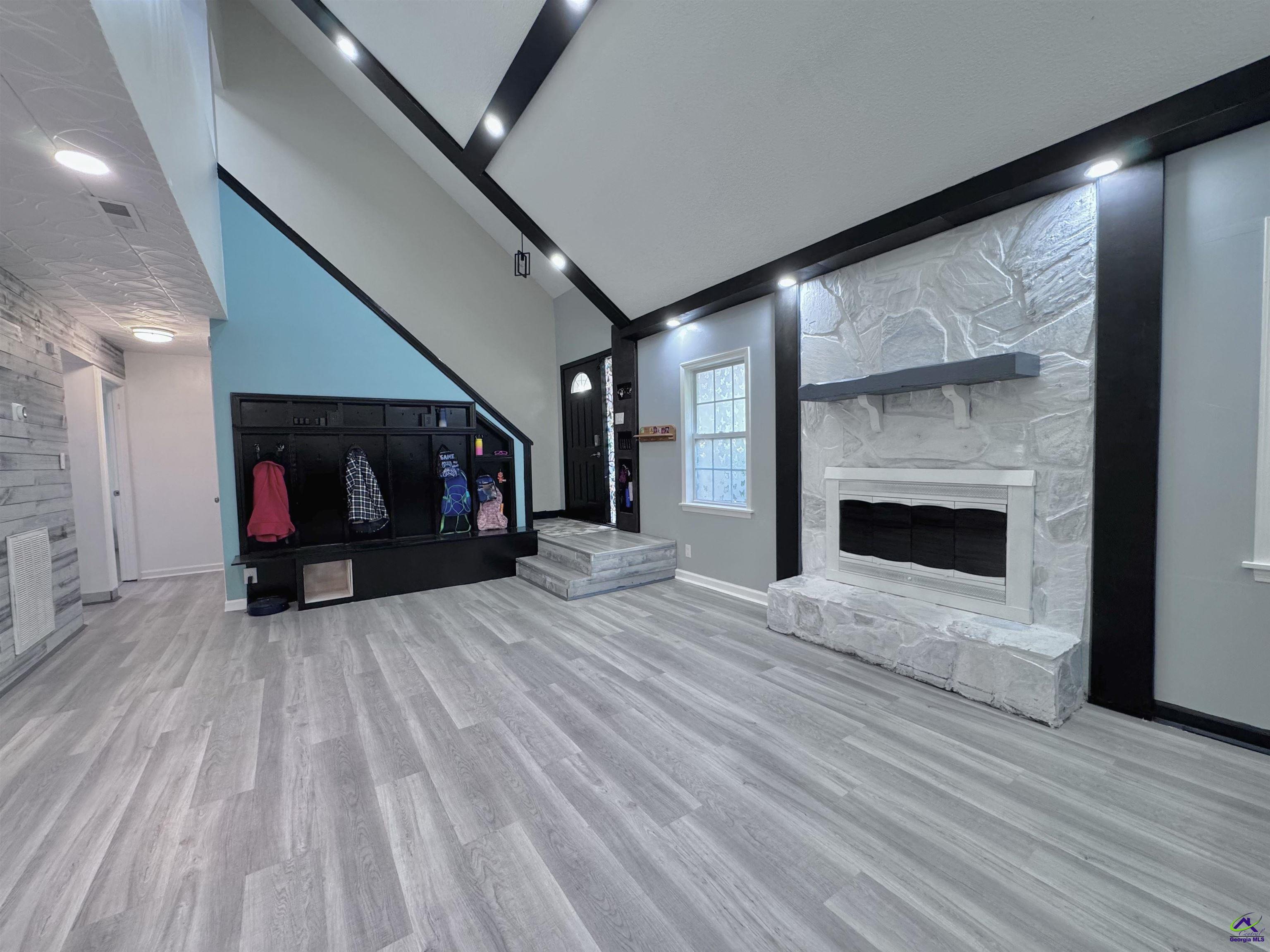 285 Edgewater Drive
