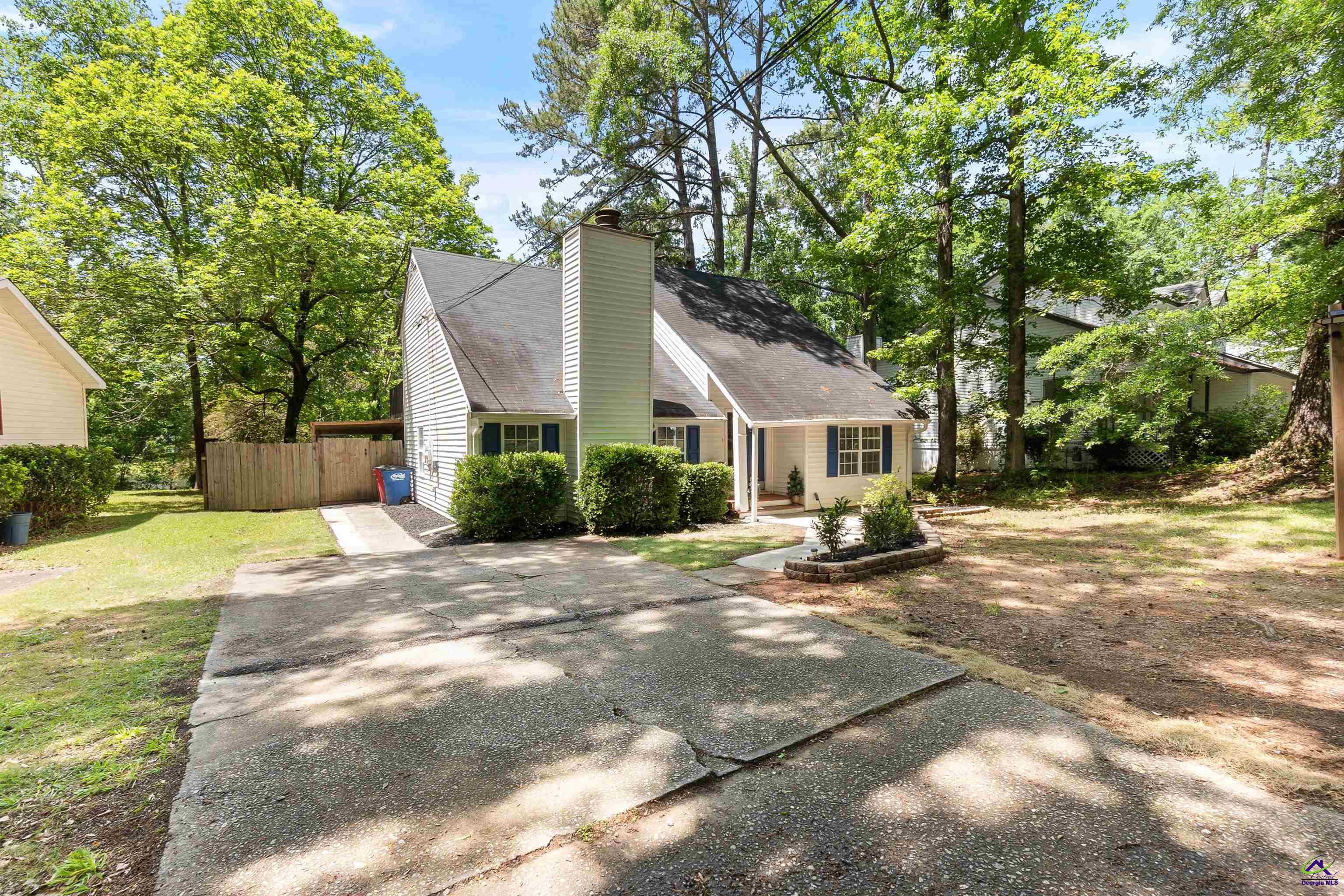 285 Edgewater Drive