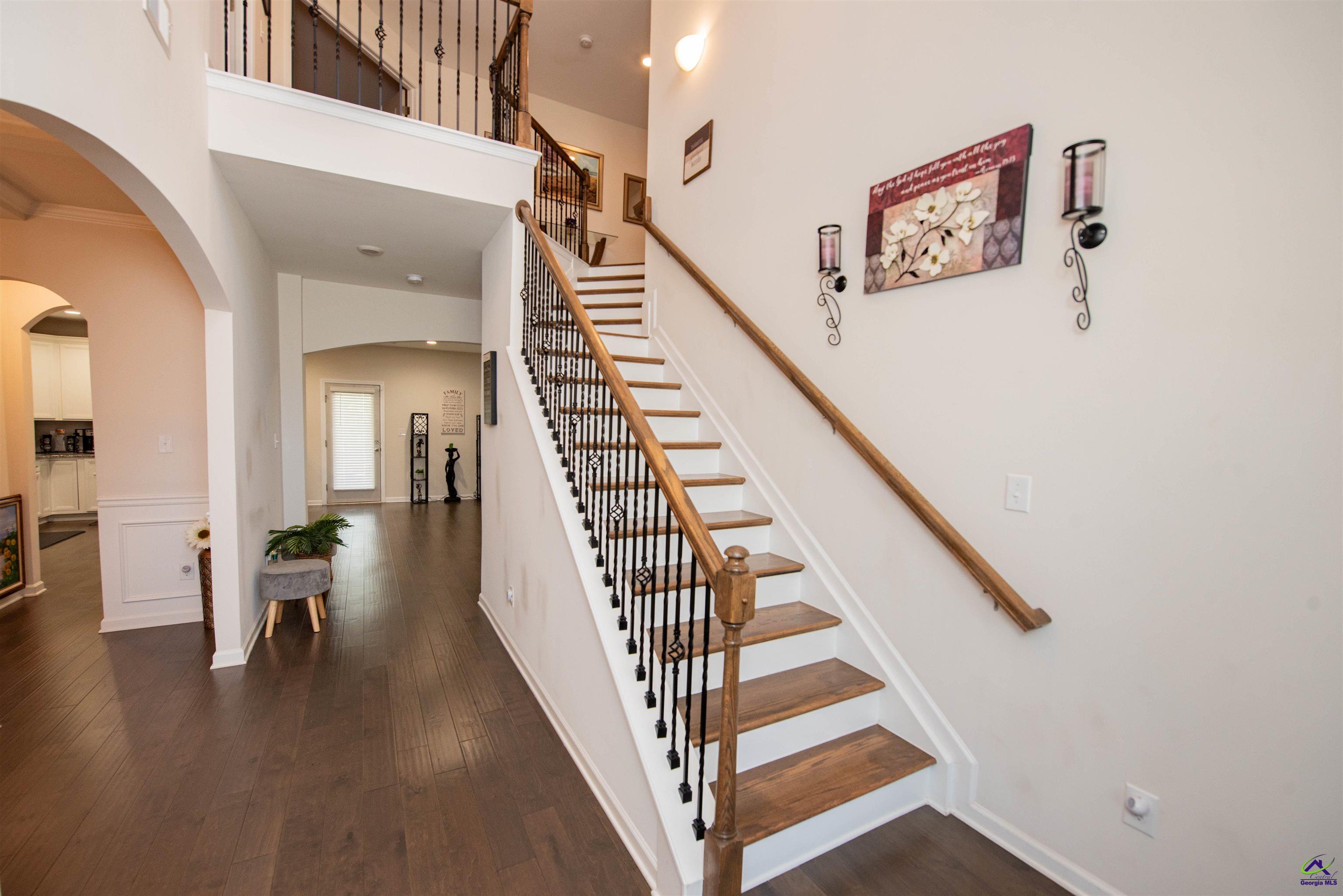 125 Amberley Ct