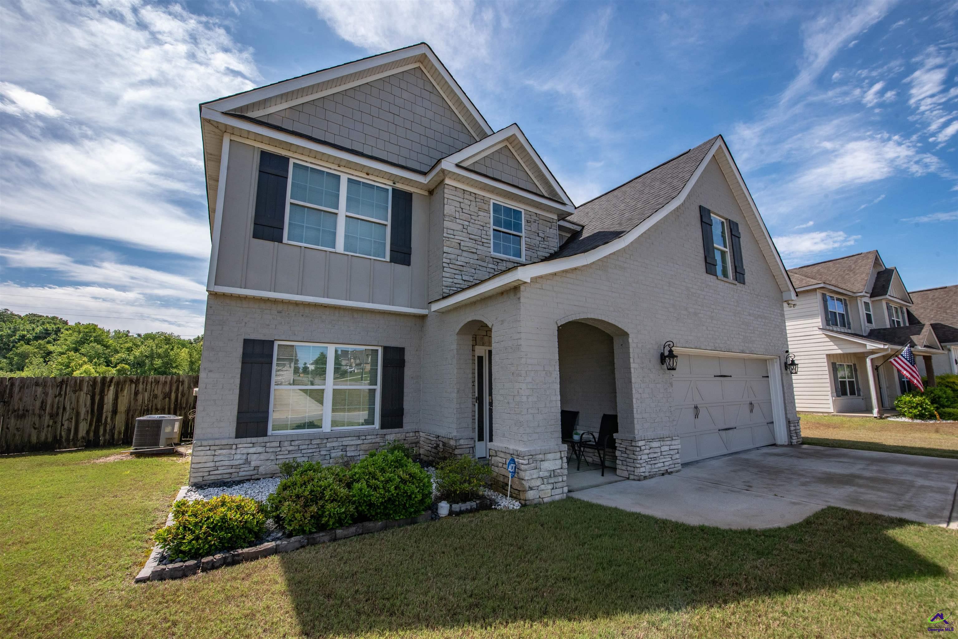 125 Amberley Ct