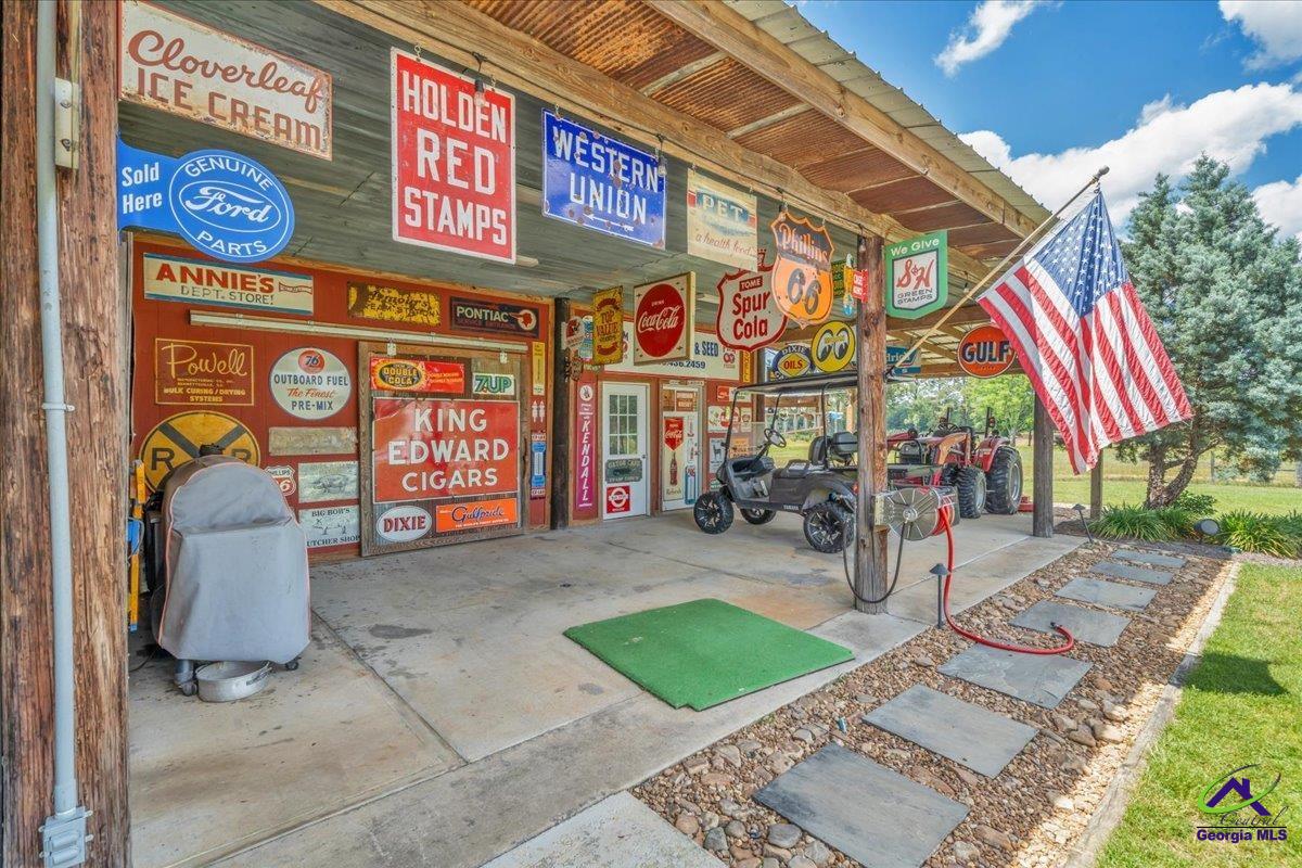 564 E Columbus Highway