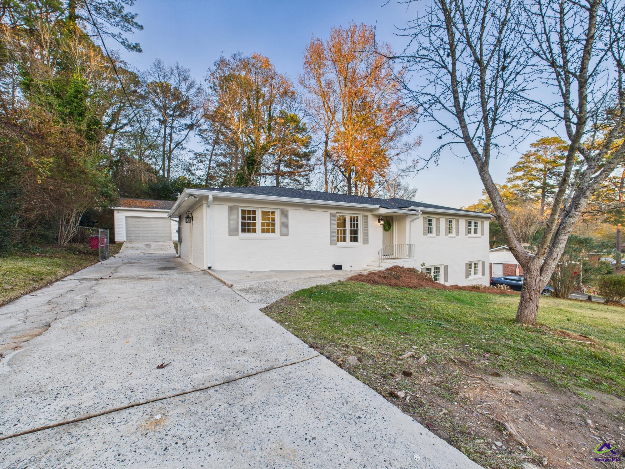 1068 S Pine Knoll Drive