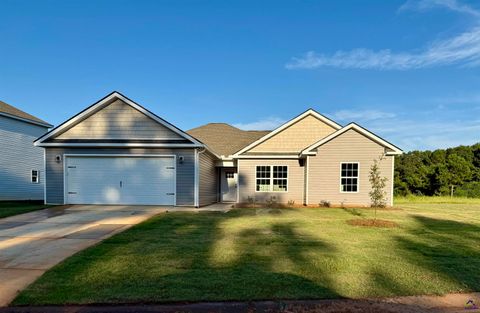 210 Sutton Dr. Perry GA 31069