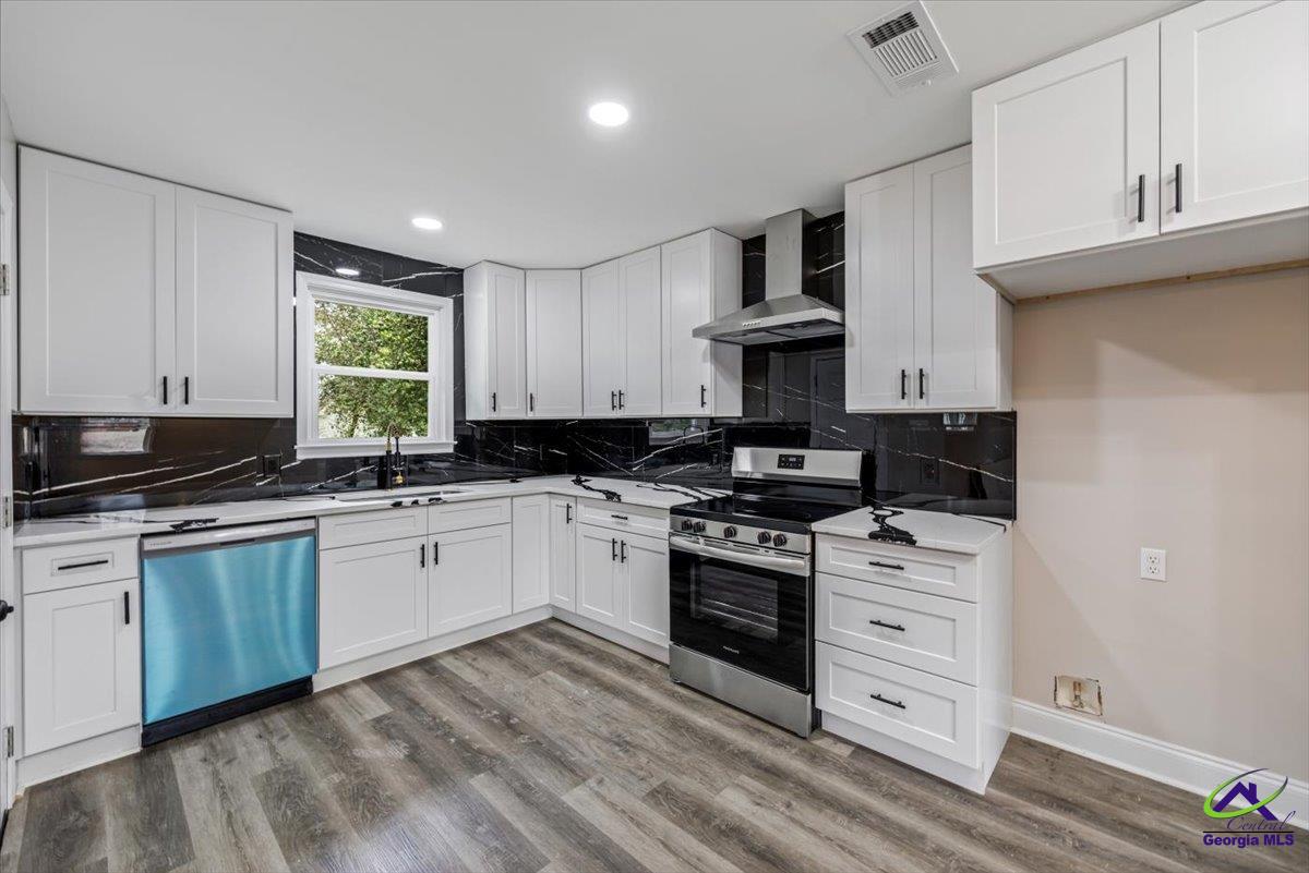 105 Pineview Drive