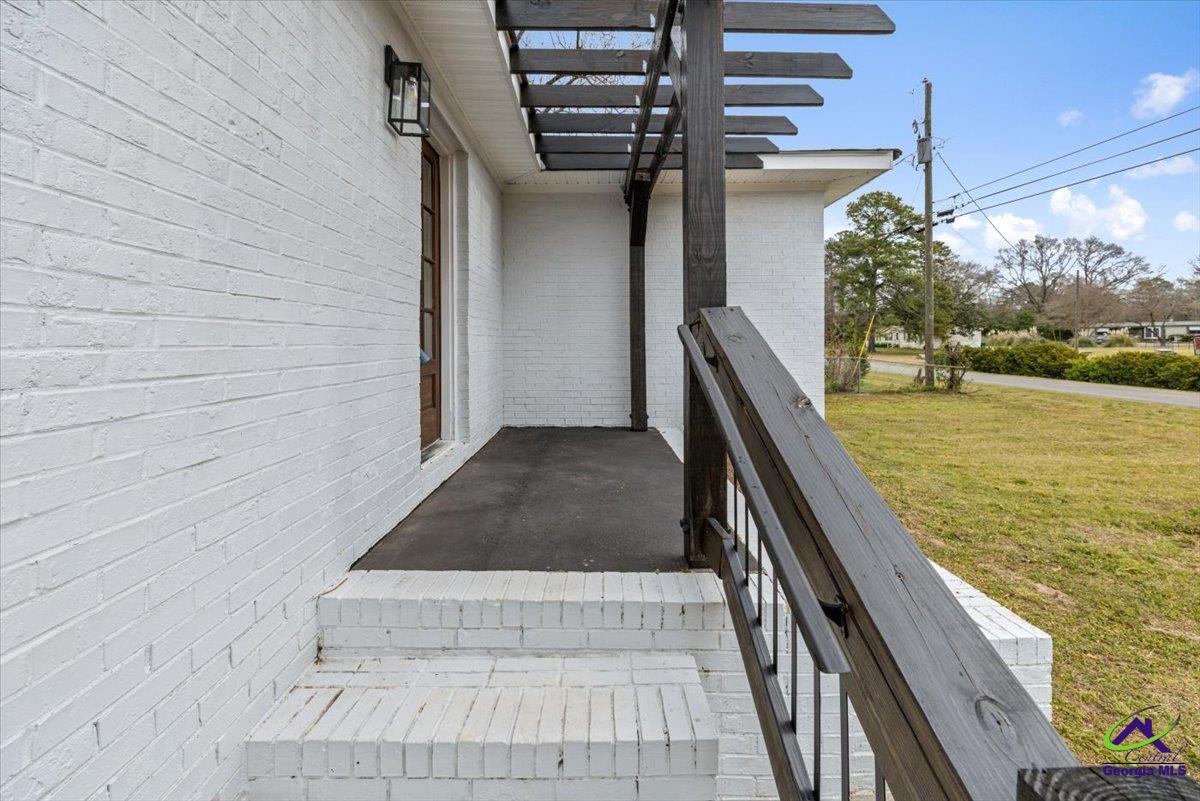 105 Pineview Drive