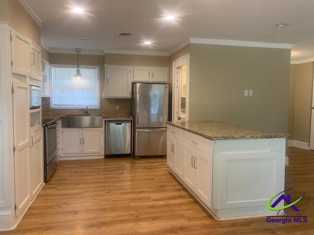 4650 Twin Oak Drive