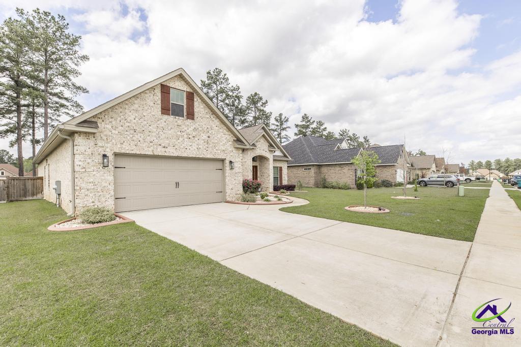 116 Gracetree Way