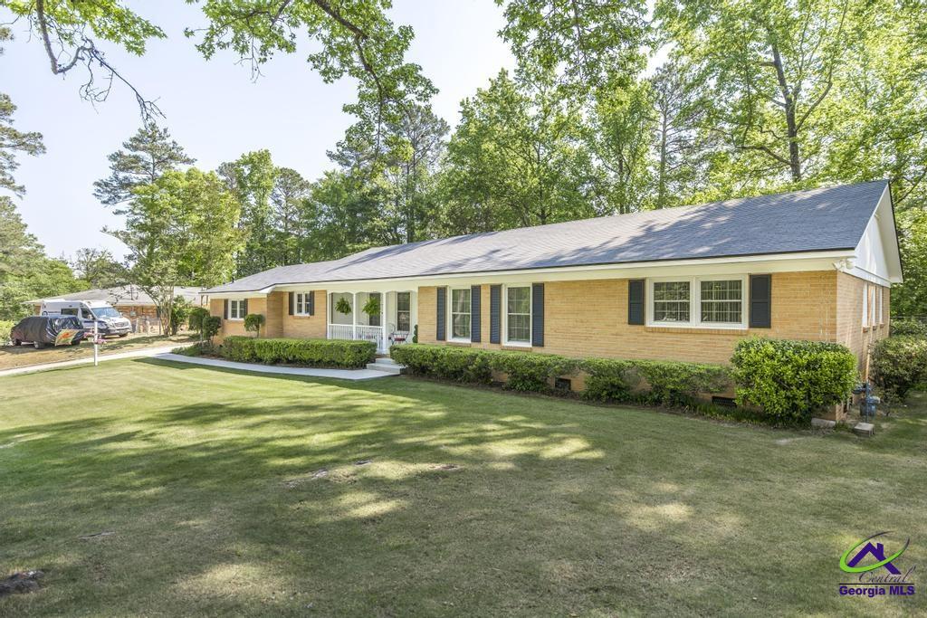 1943 Birchwood Way
