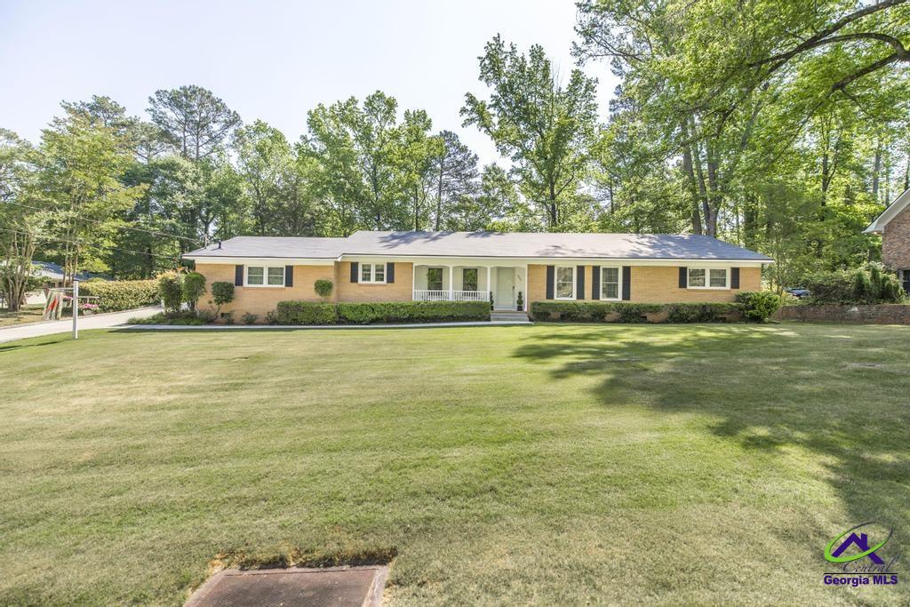 1943 Birchwood Way