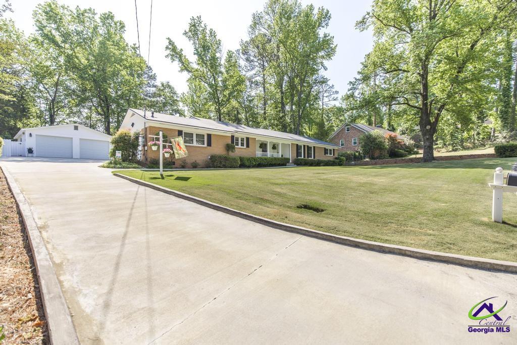 1943 Birchwood Way