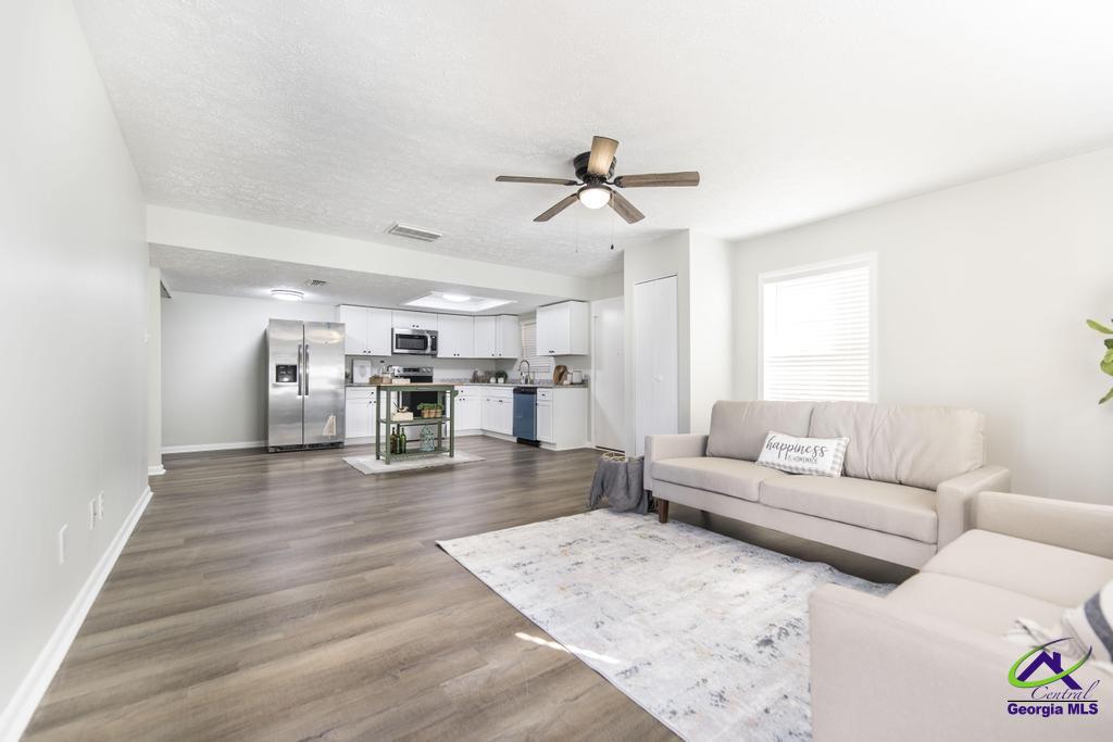 105 Westcliff Circle