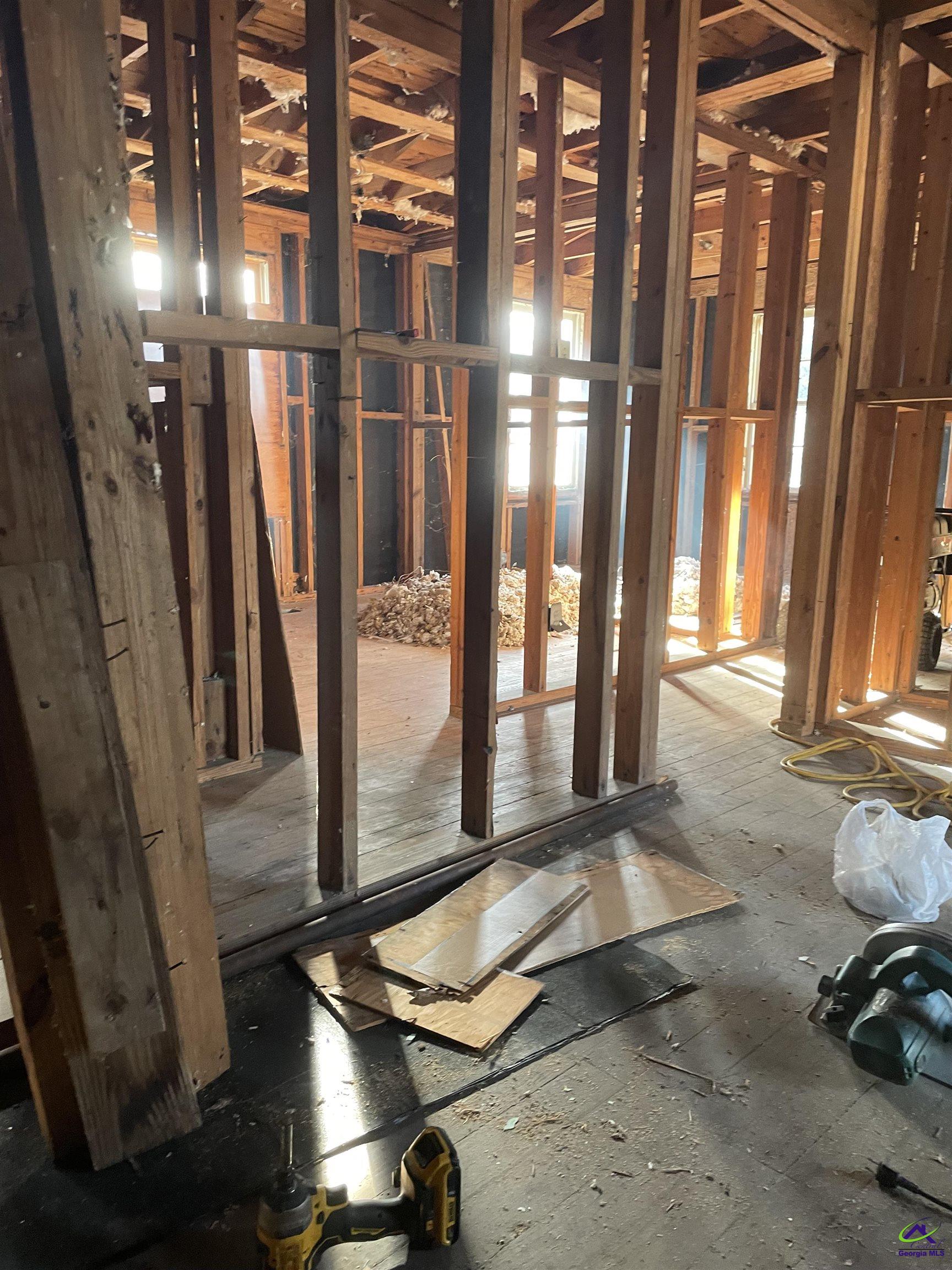 2125/2127 Neal Avenue