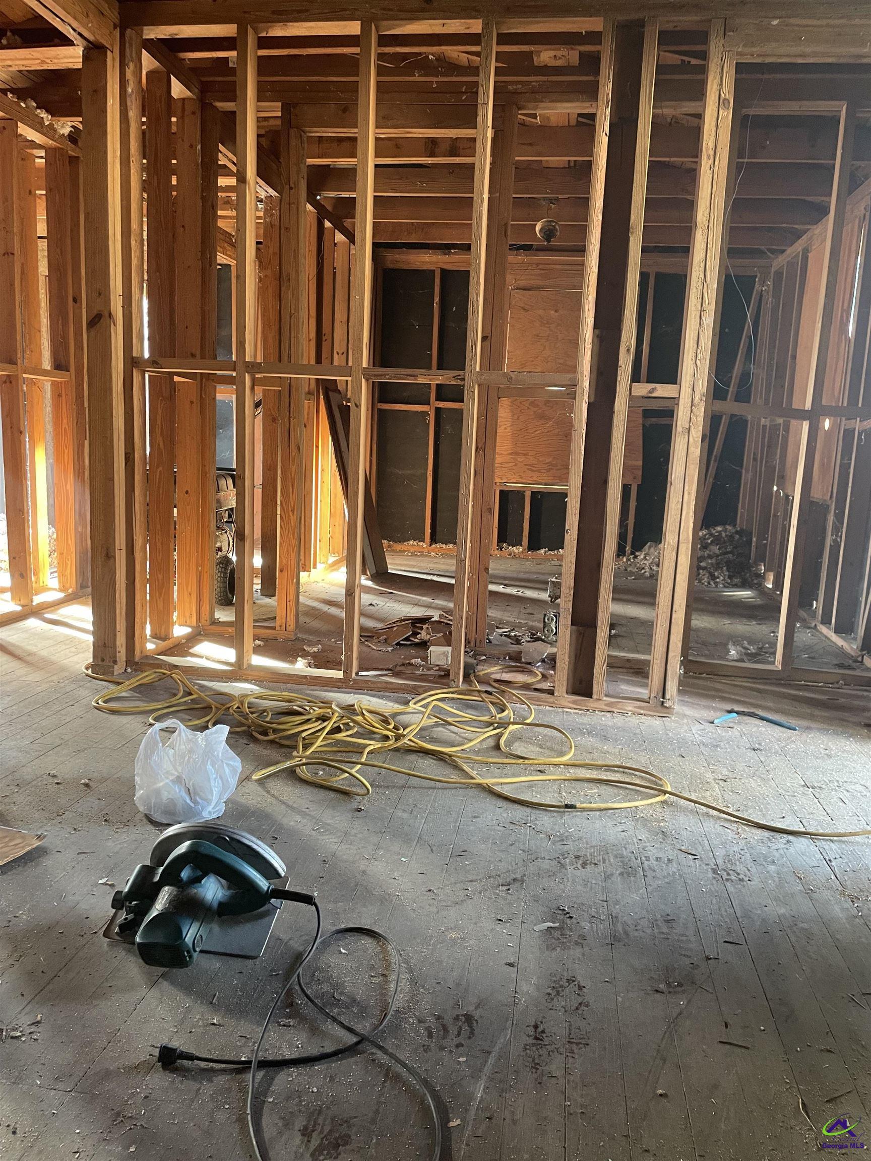 2125/2127 Neal Avenue