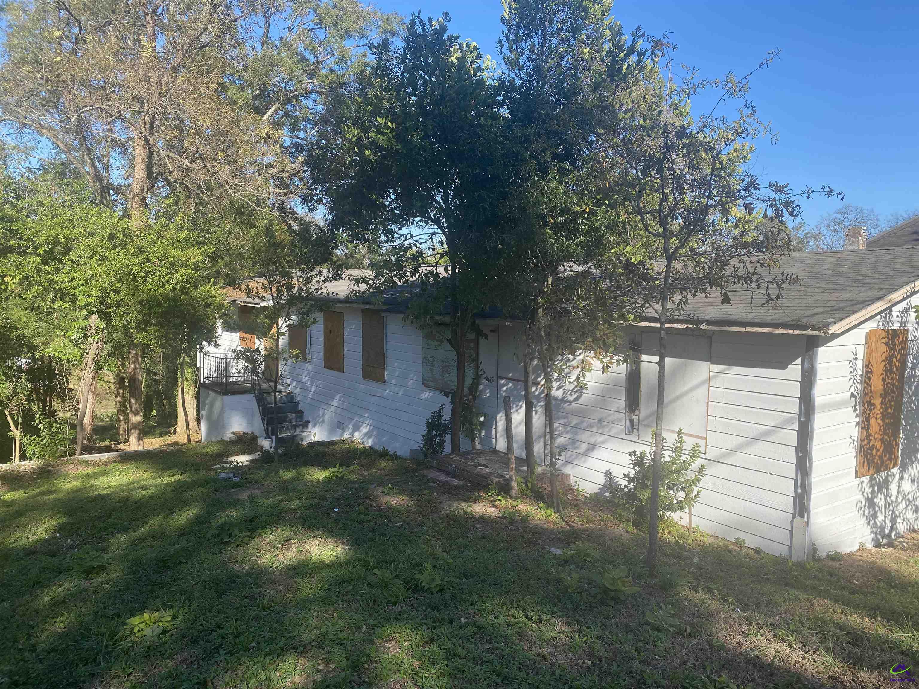 2125/2127 Neal Avenue