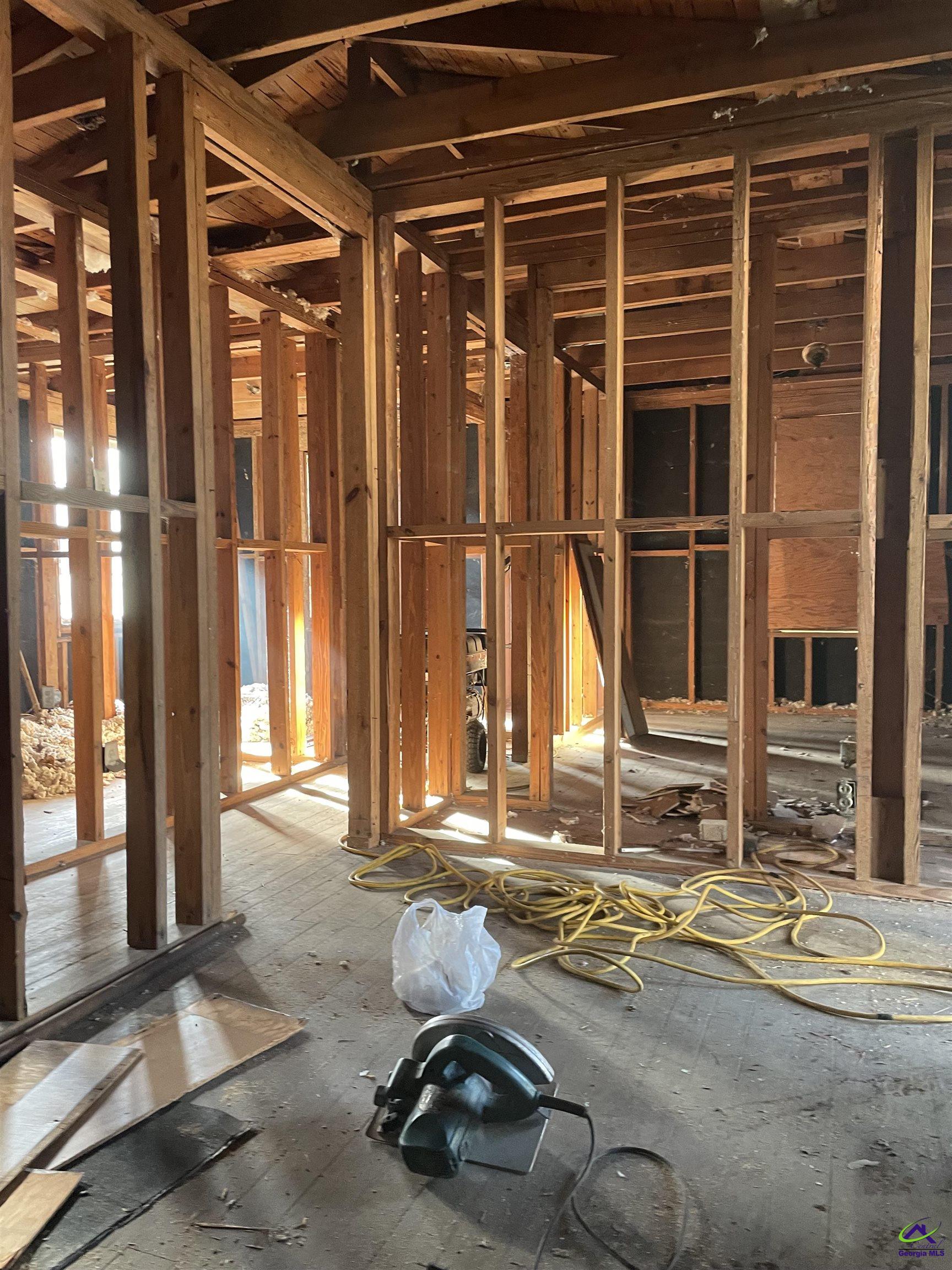 2125/2127 Neal Avenue