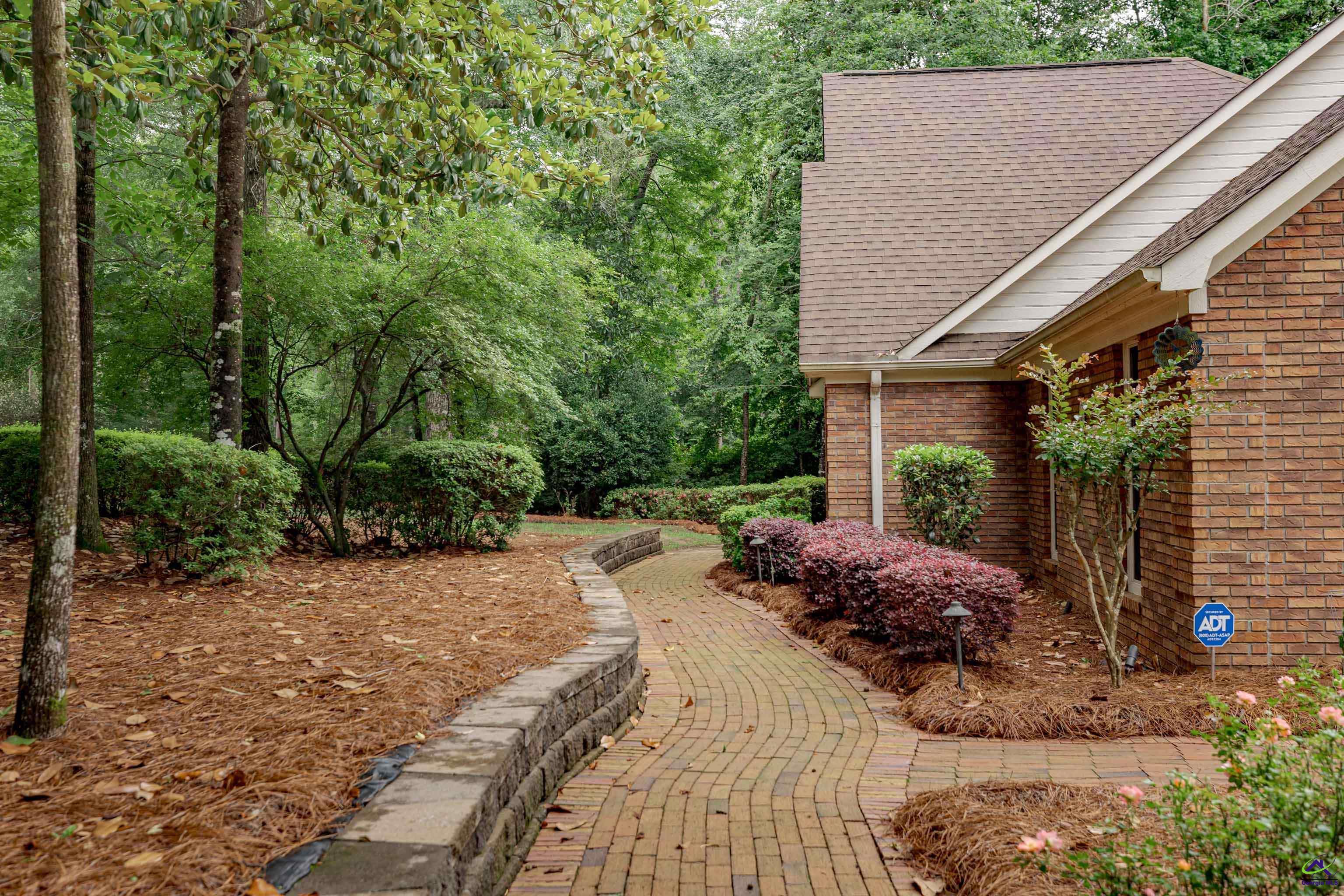 213 Falcon Crest