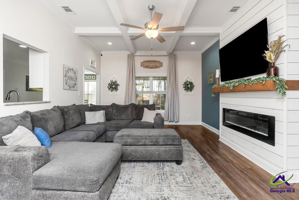 611 Broderick Circle