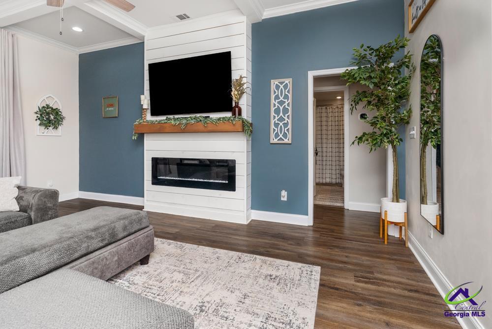 611 Broderick Circle