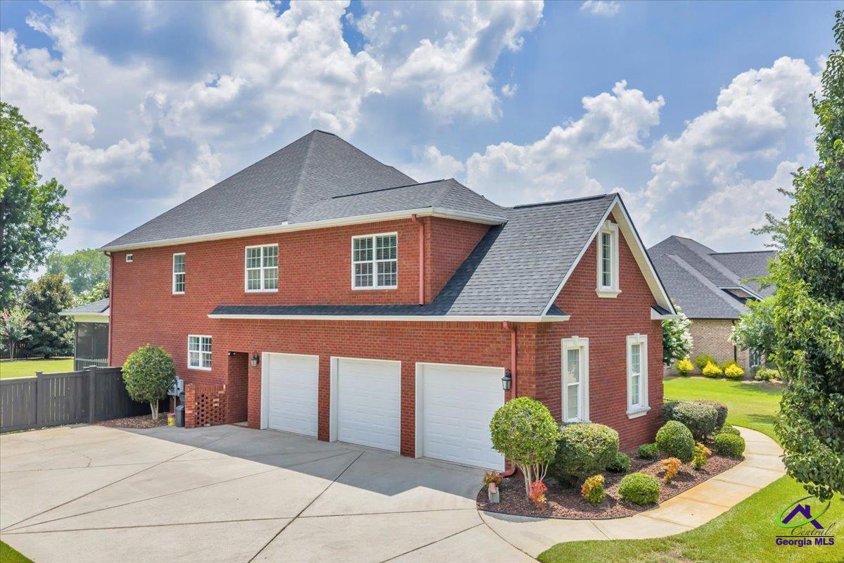 121 Bridgeway Drive
