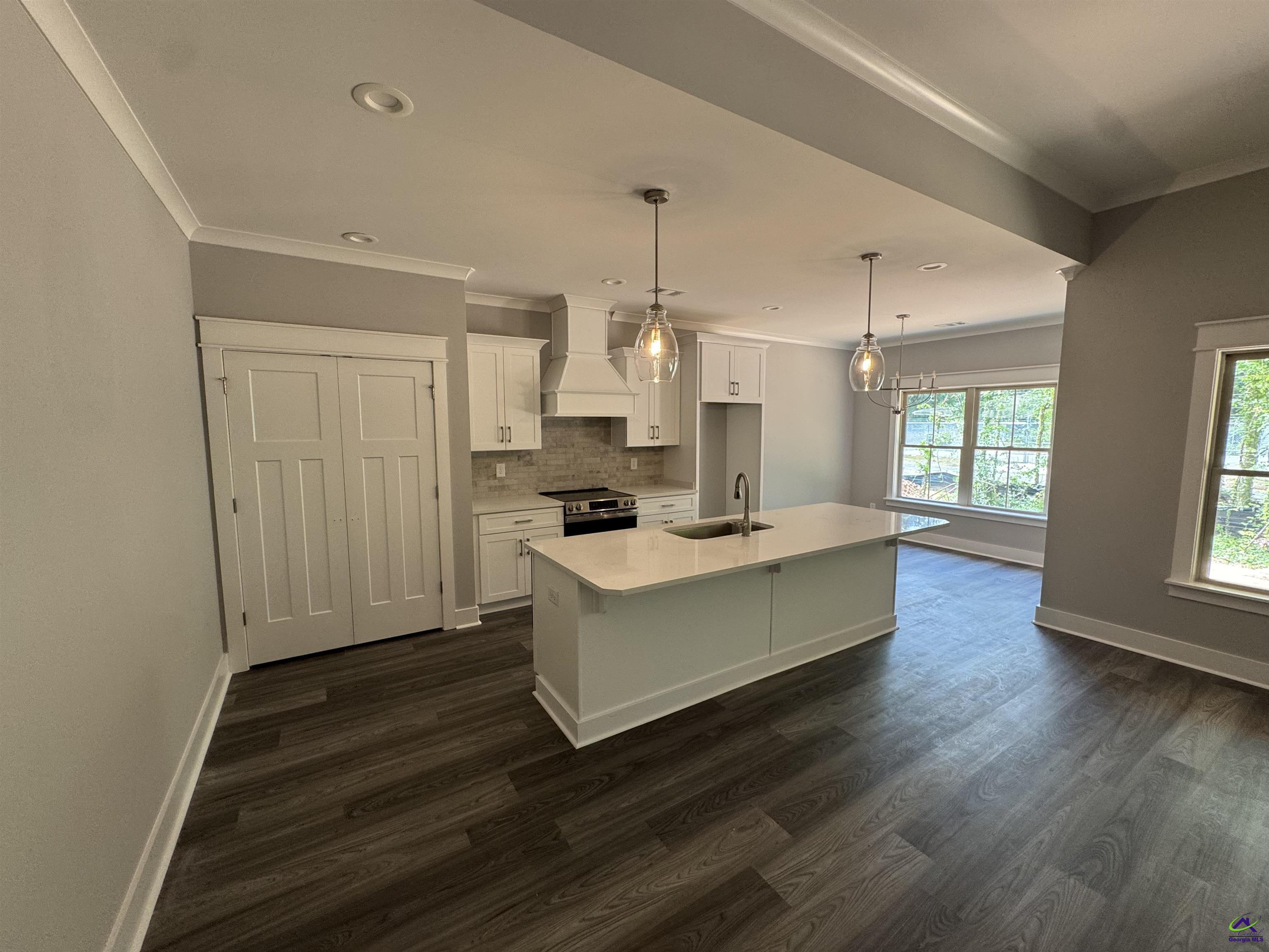 215 Willowbrook Lane