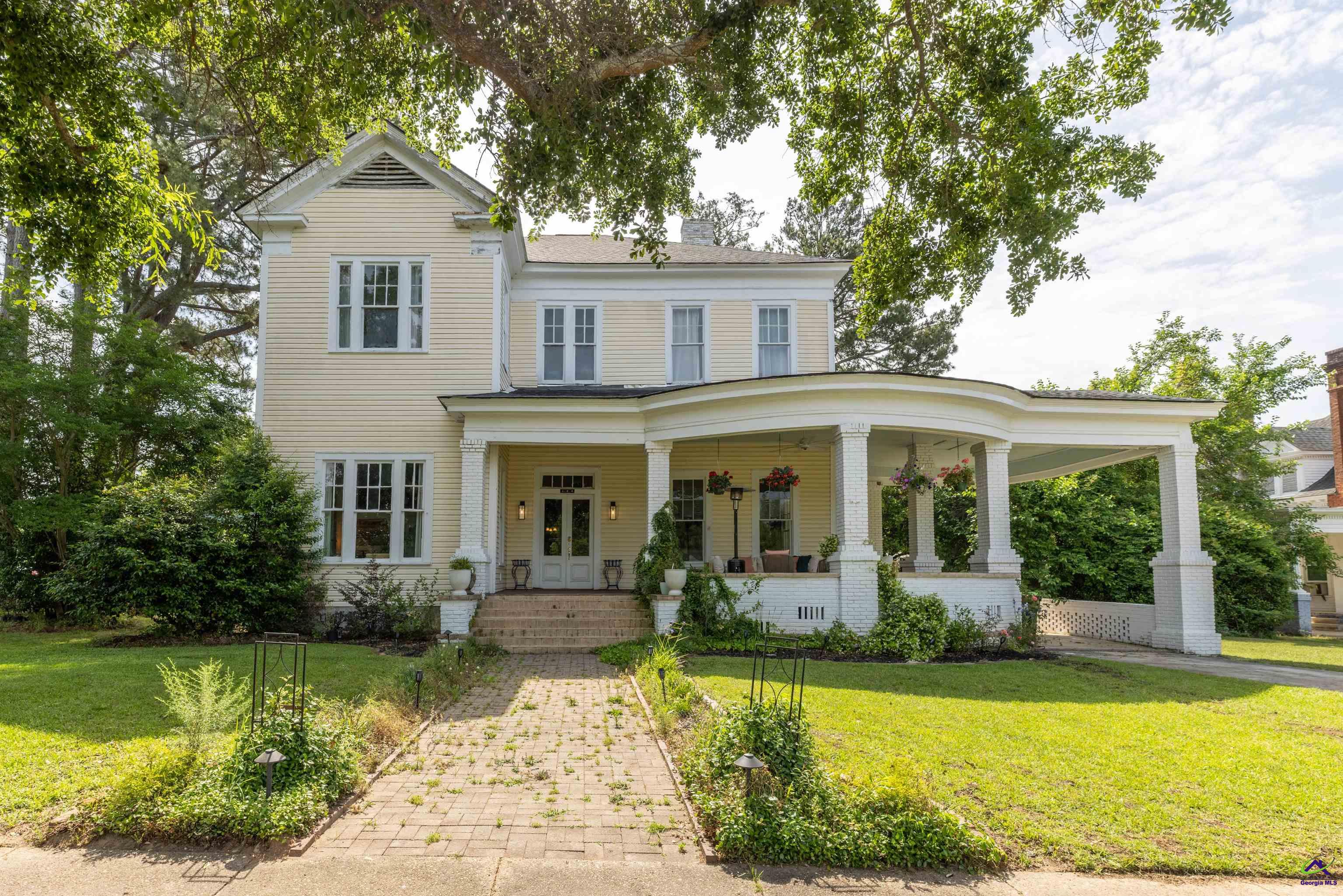 326 N. Dooly Street