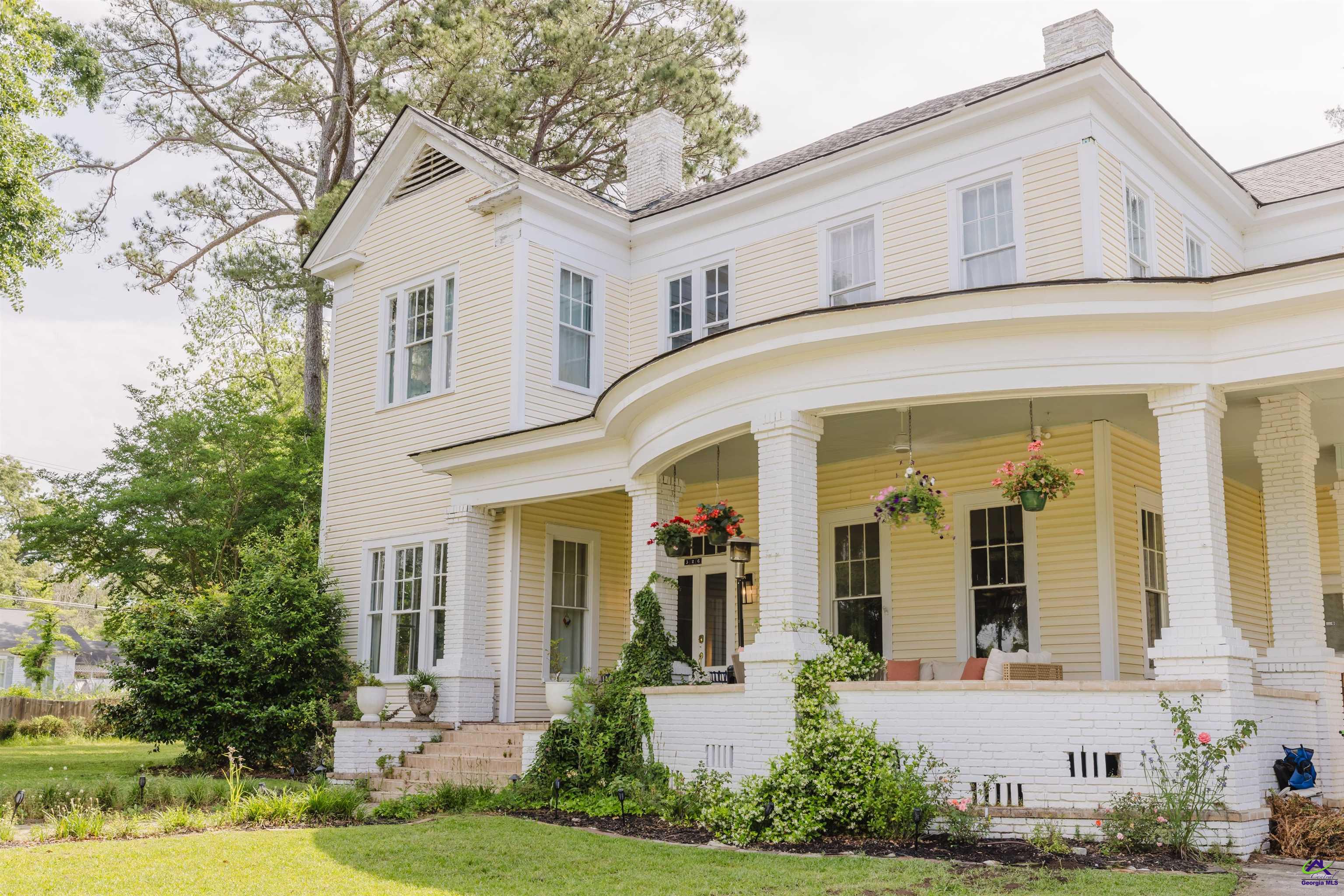 326 N. Dooly Street