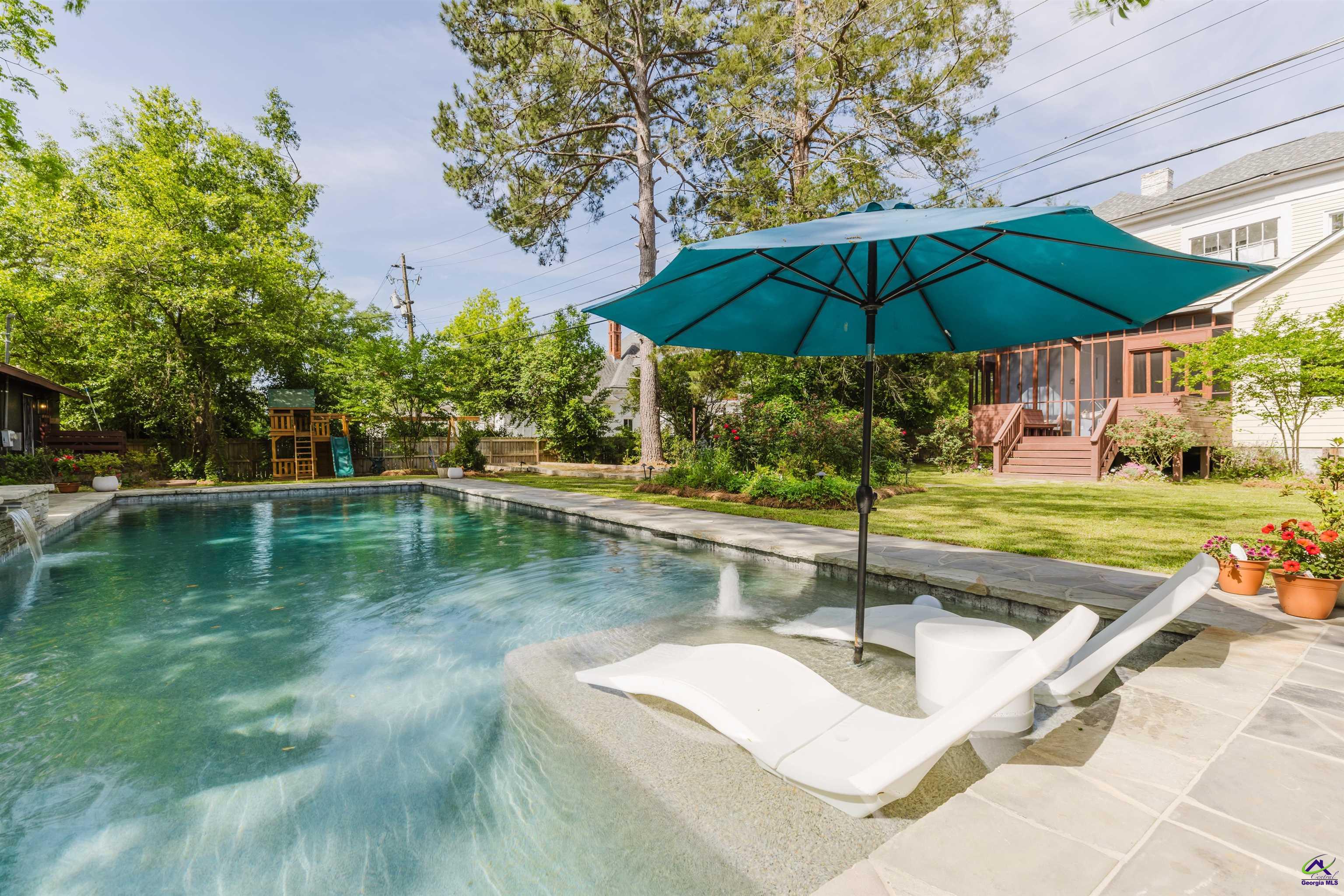 326 N. Dooly Street