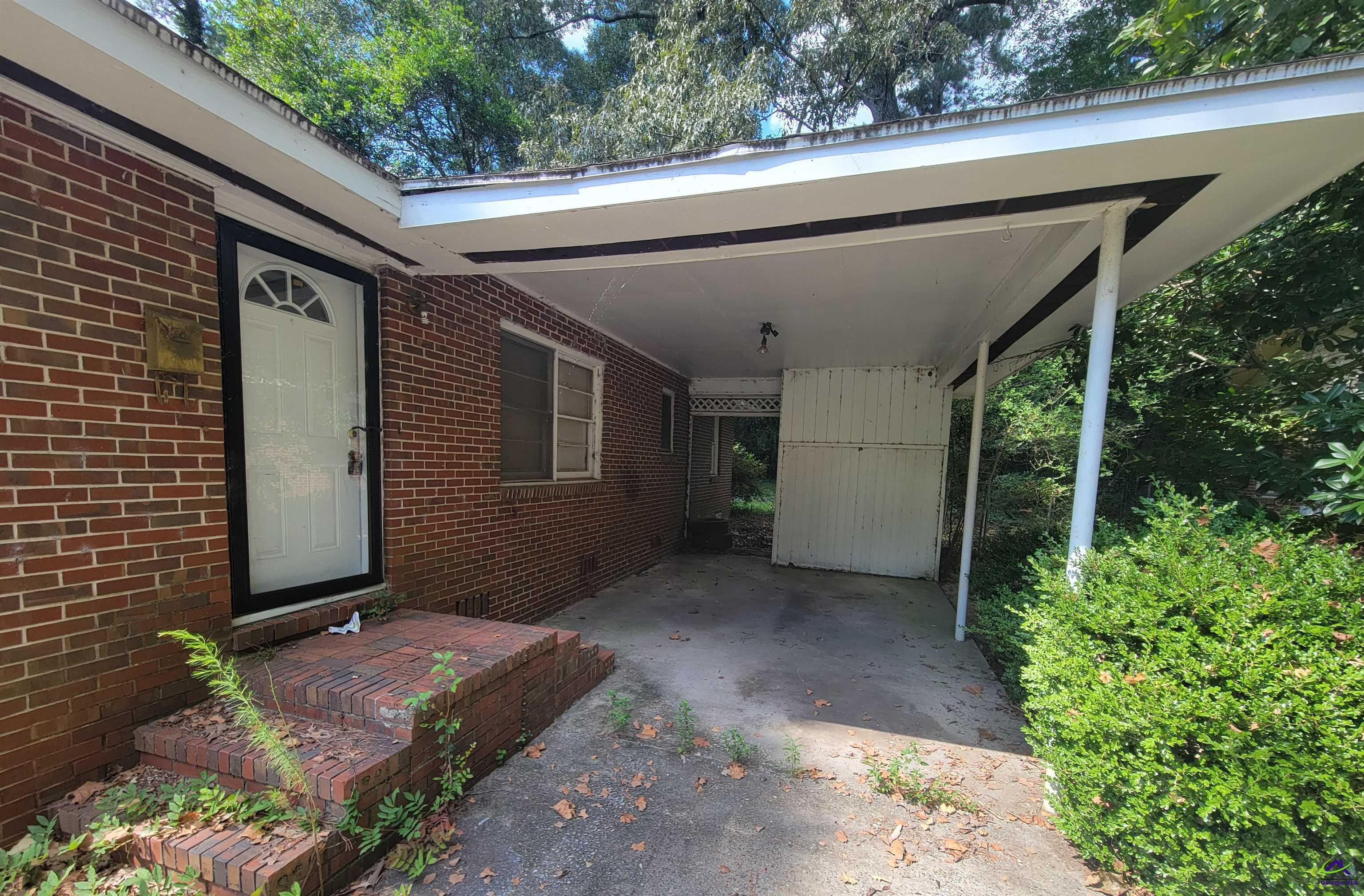 1247 Carlisle Avenue