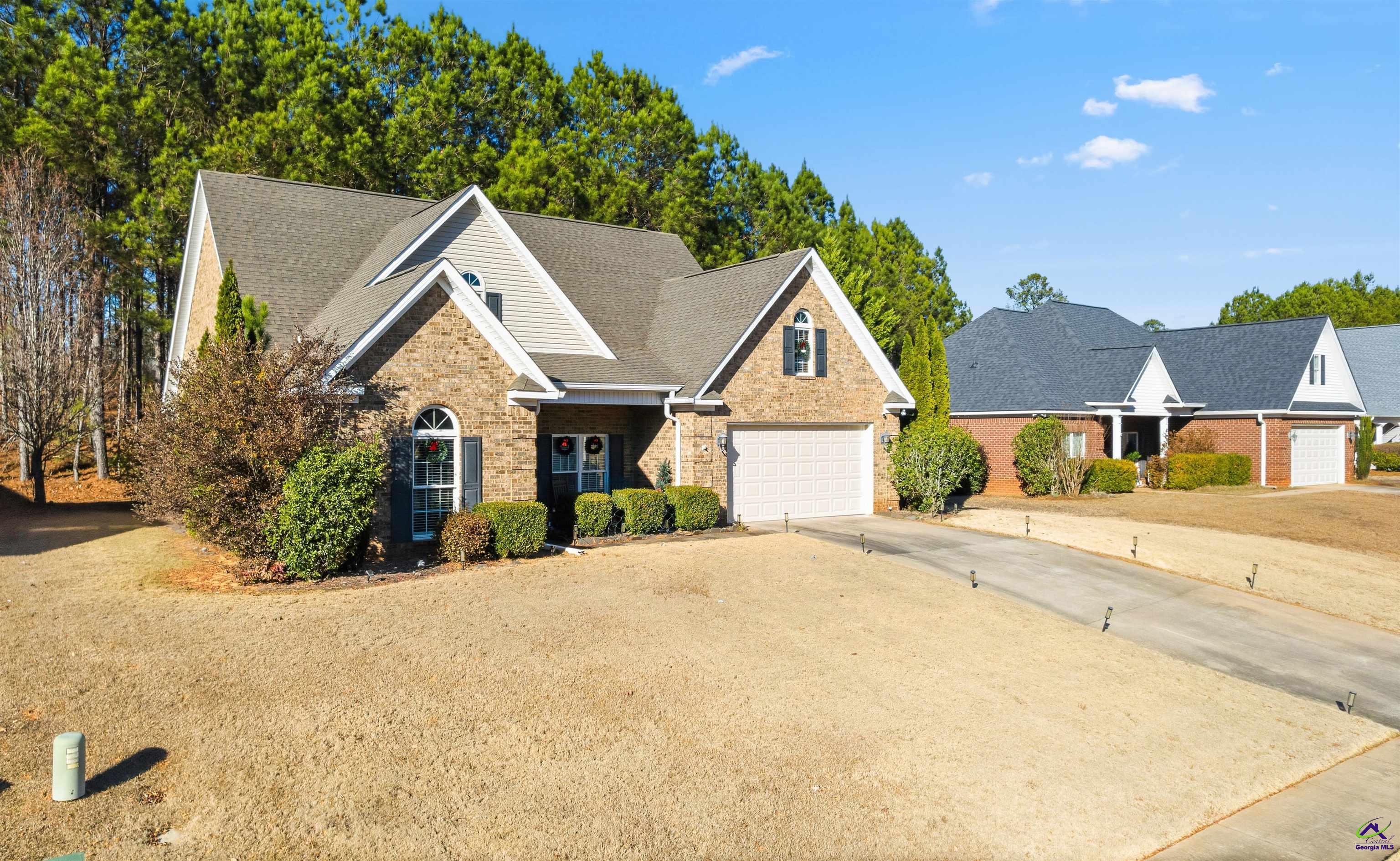 527 Shady Greens Drive