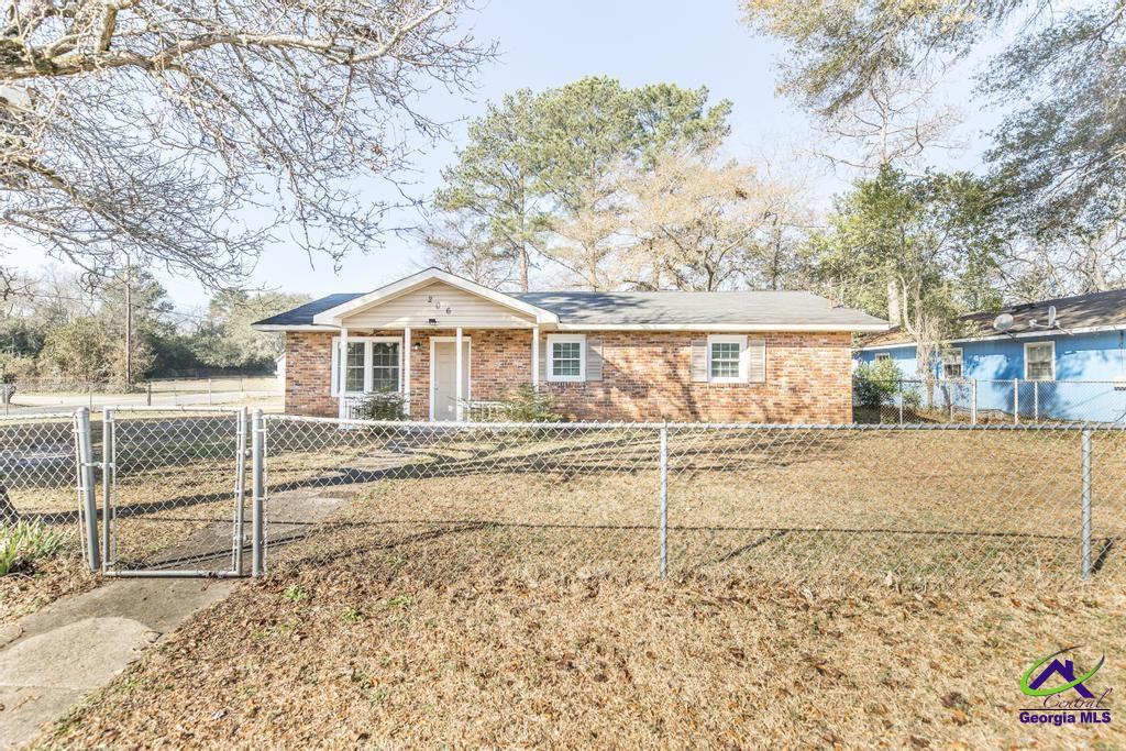 206 Chuck Circle
