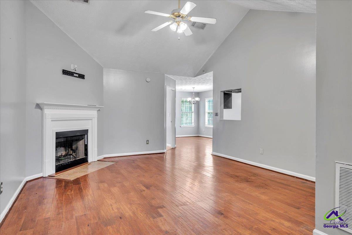 201 Apple Valley Road