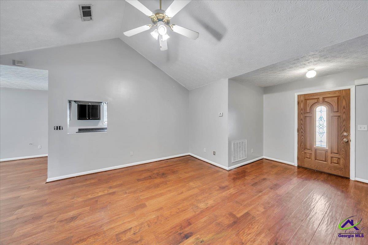 201 Apple Valley Road